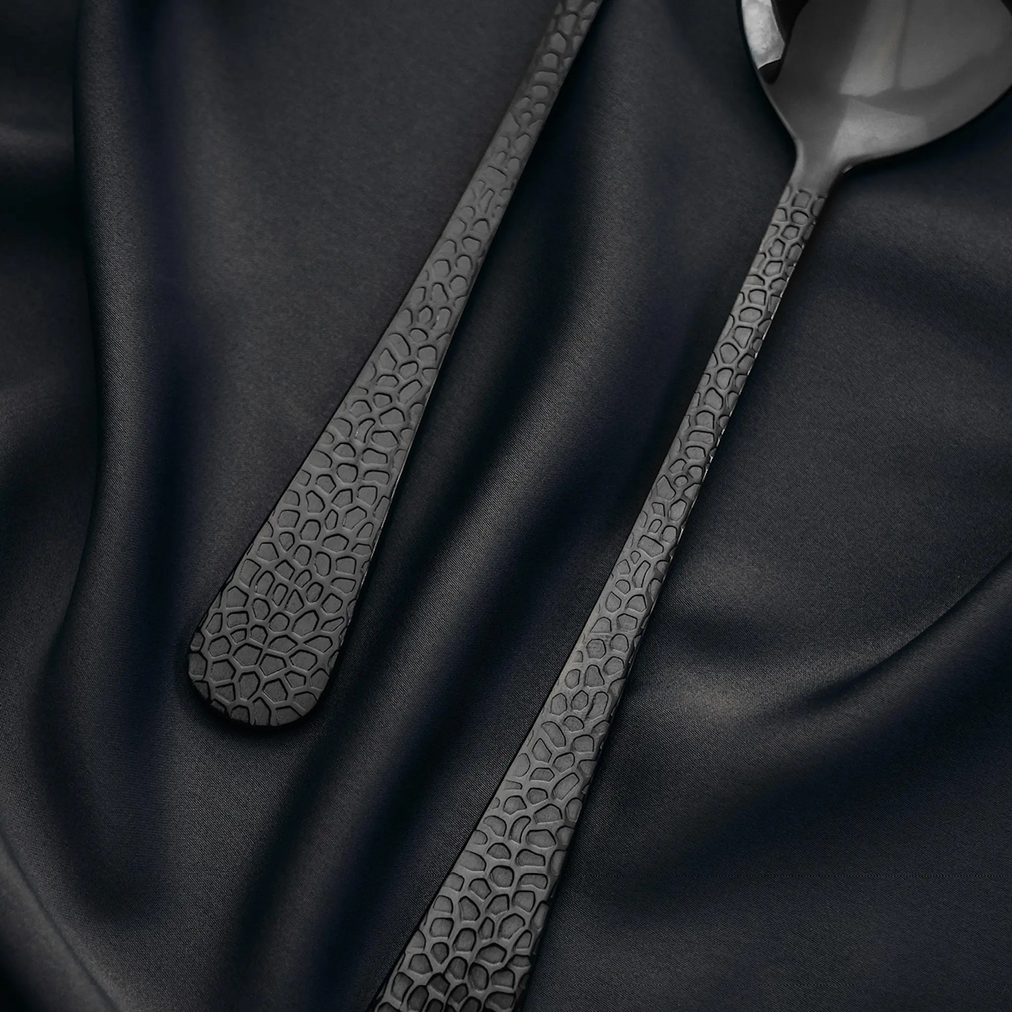 Vargen & Thor Frost salladsbestick 2 delar svart