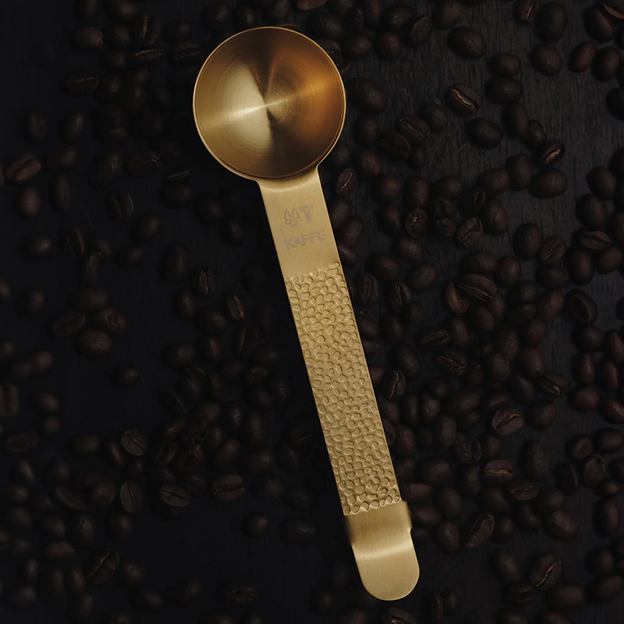 Vargen & Thor Frost kaffemått med klämma mässing