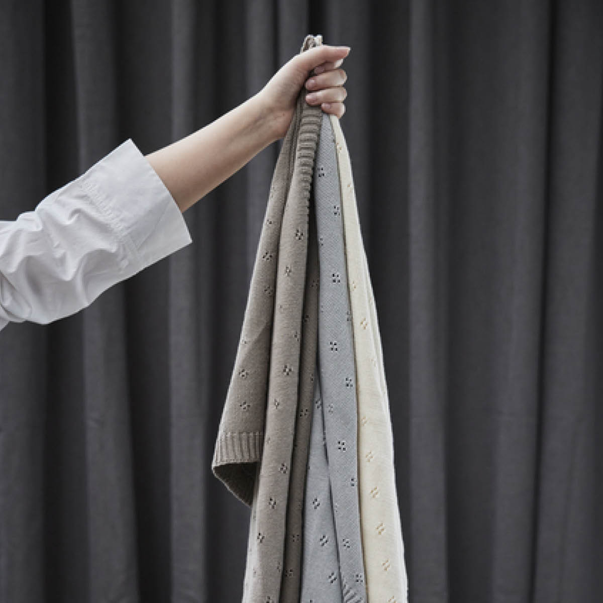 Lene Bjerre Caia kökshandduk 37x50 cm grå