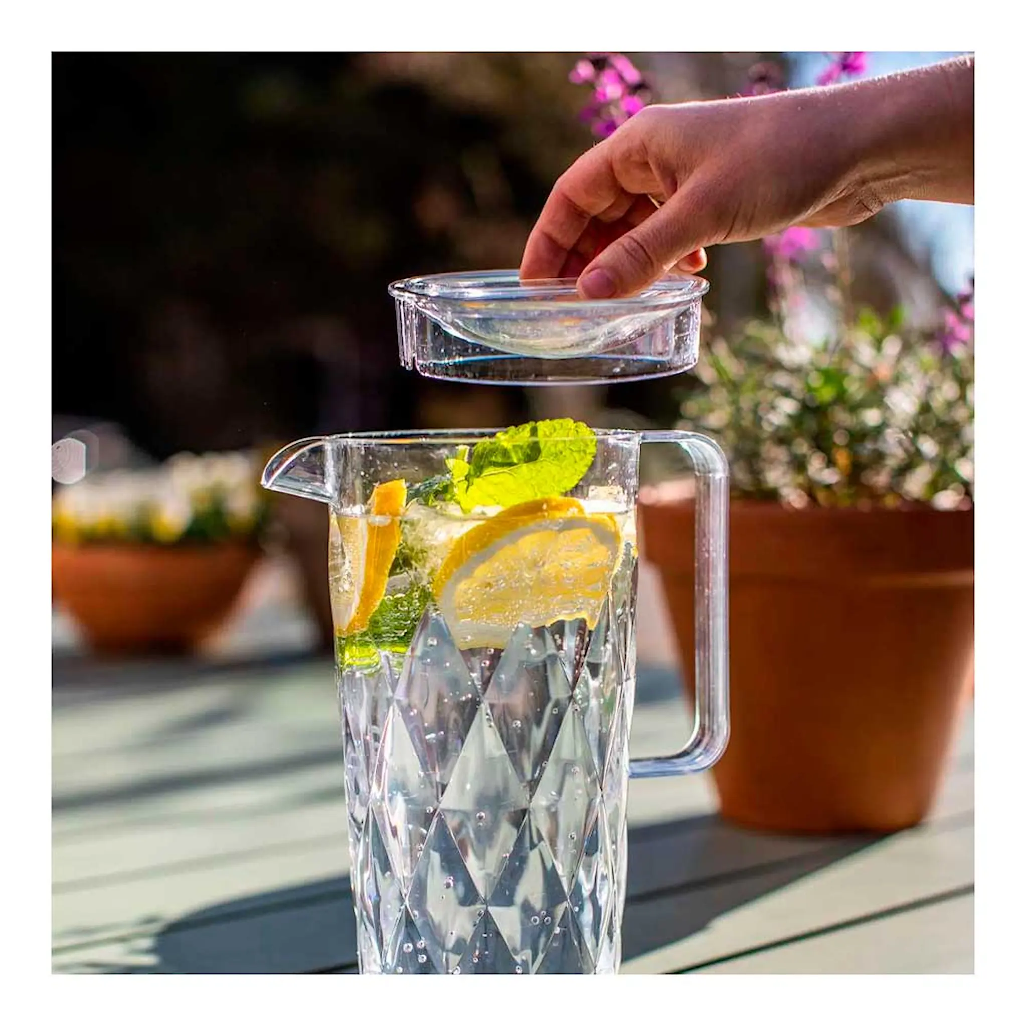 Koziol Crystal Serveringskaraff 1,6 L Klar