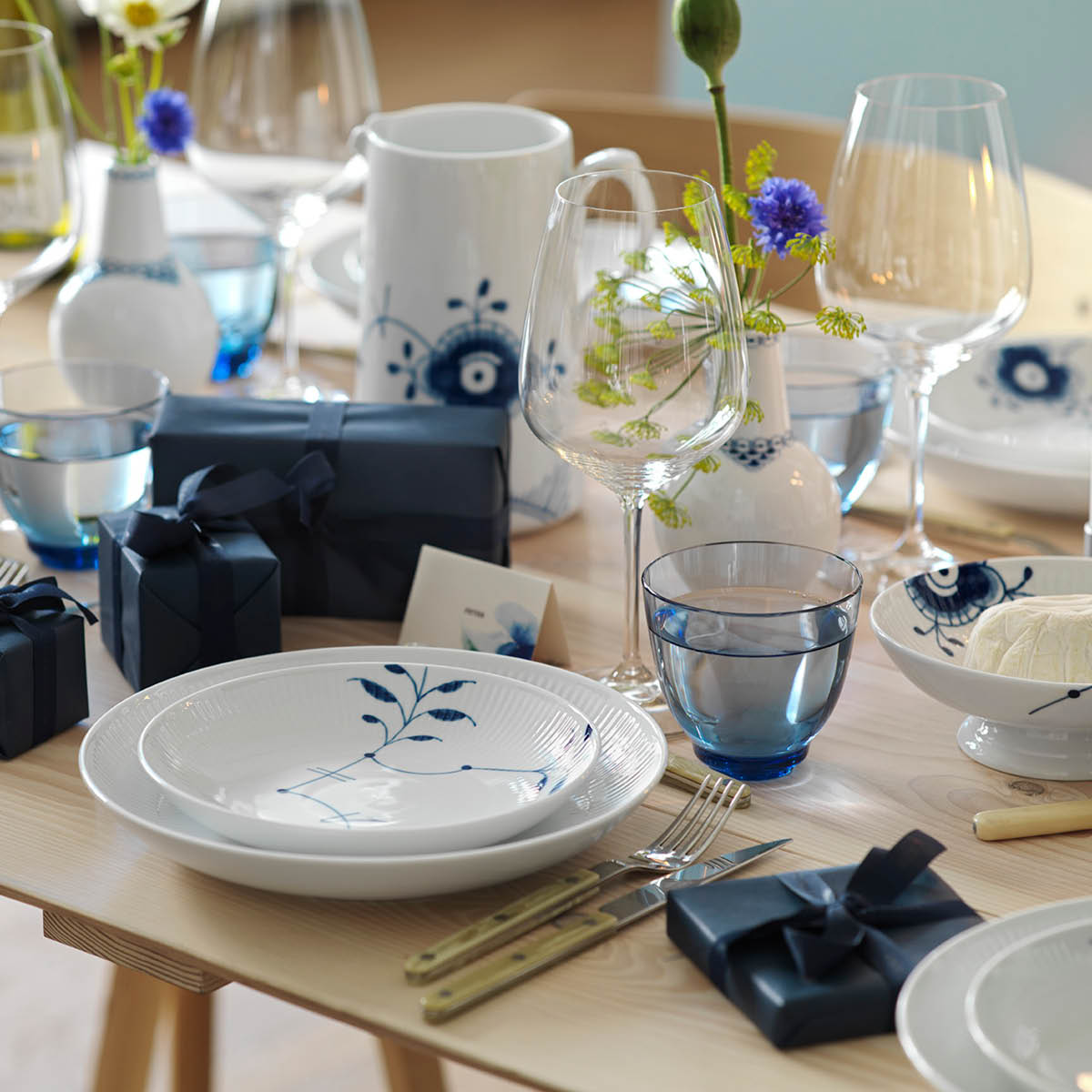 Royal Copenhagen Blue Fluted Mega Tallrik djup 20 cm