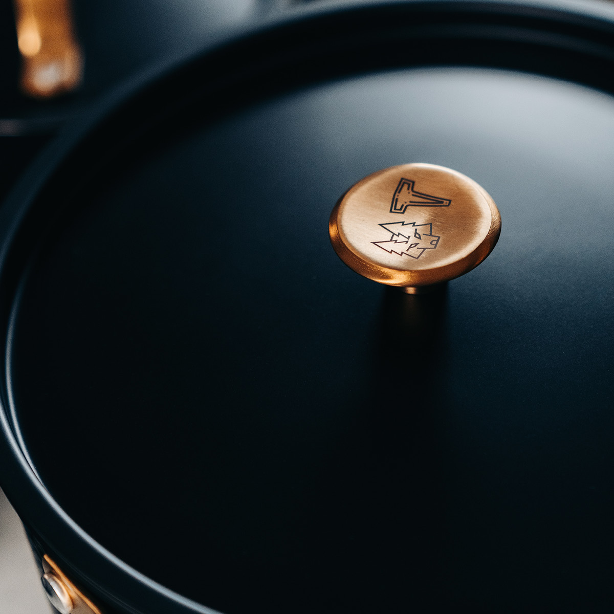 Vargen & Thor Arvet Mio kjele 4L svart hamret