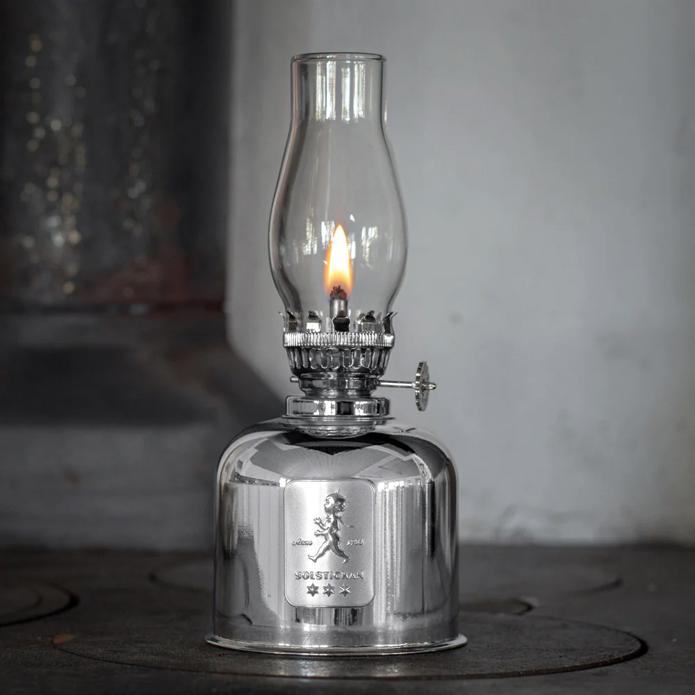 SOLSTICKAN Oljelampe 20 cm sølv