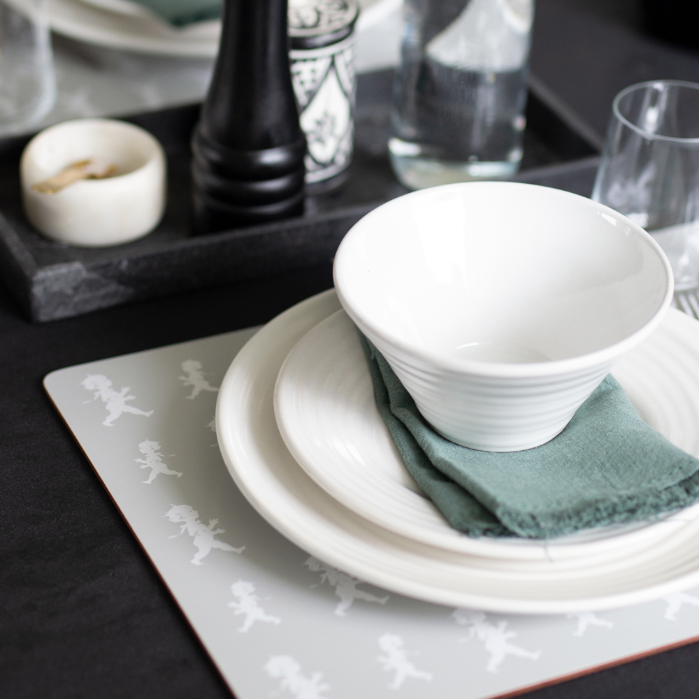 SOLSTICKAN Bordbrikke 30x40 cm 2 stk grå