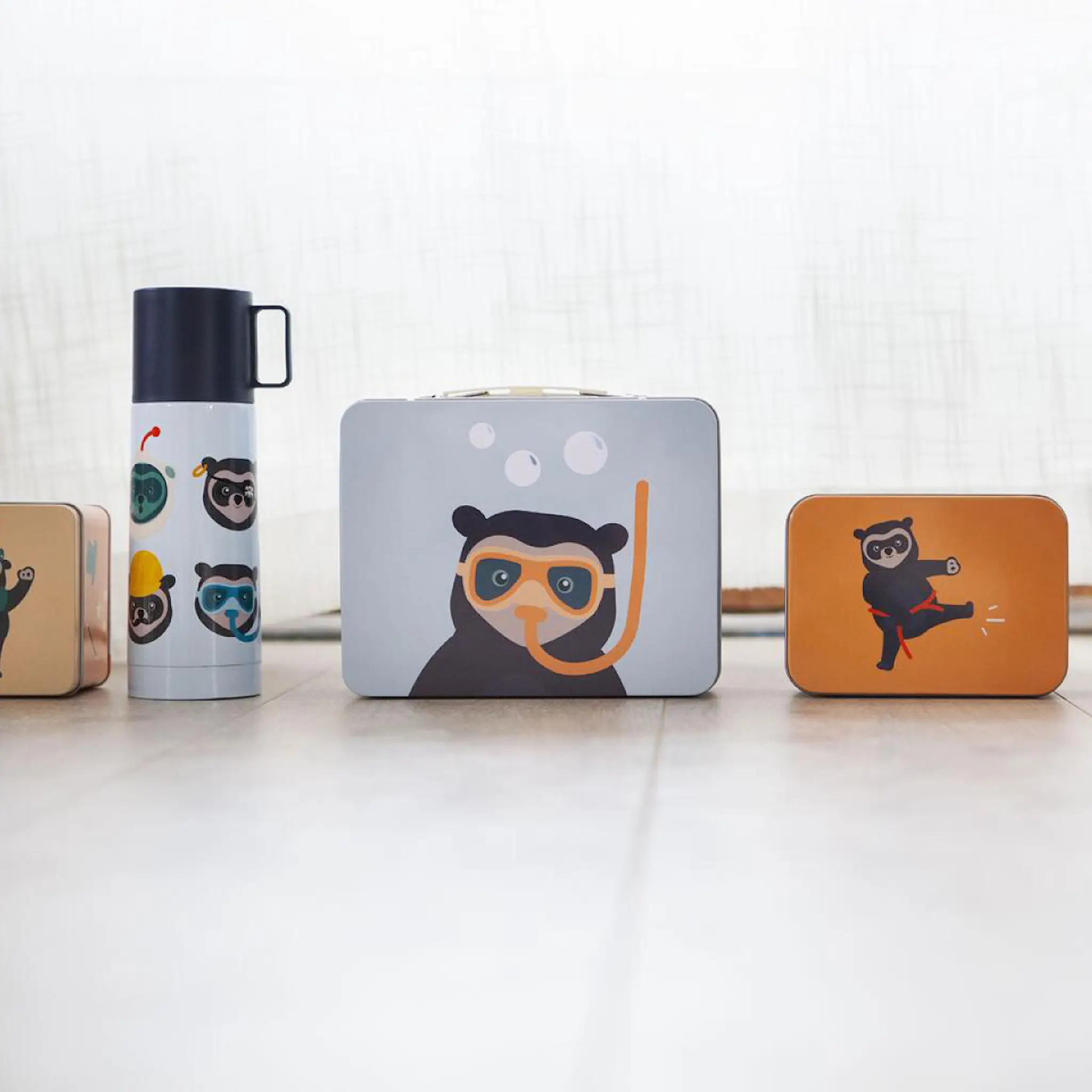 Blafre Brillebjörn plåtväska 16x14cm ljusblå