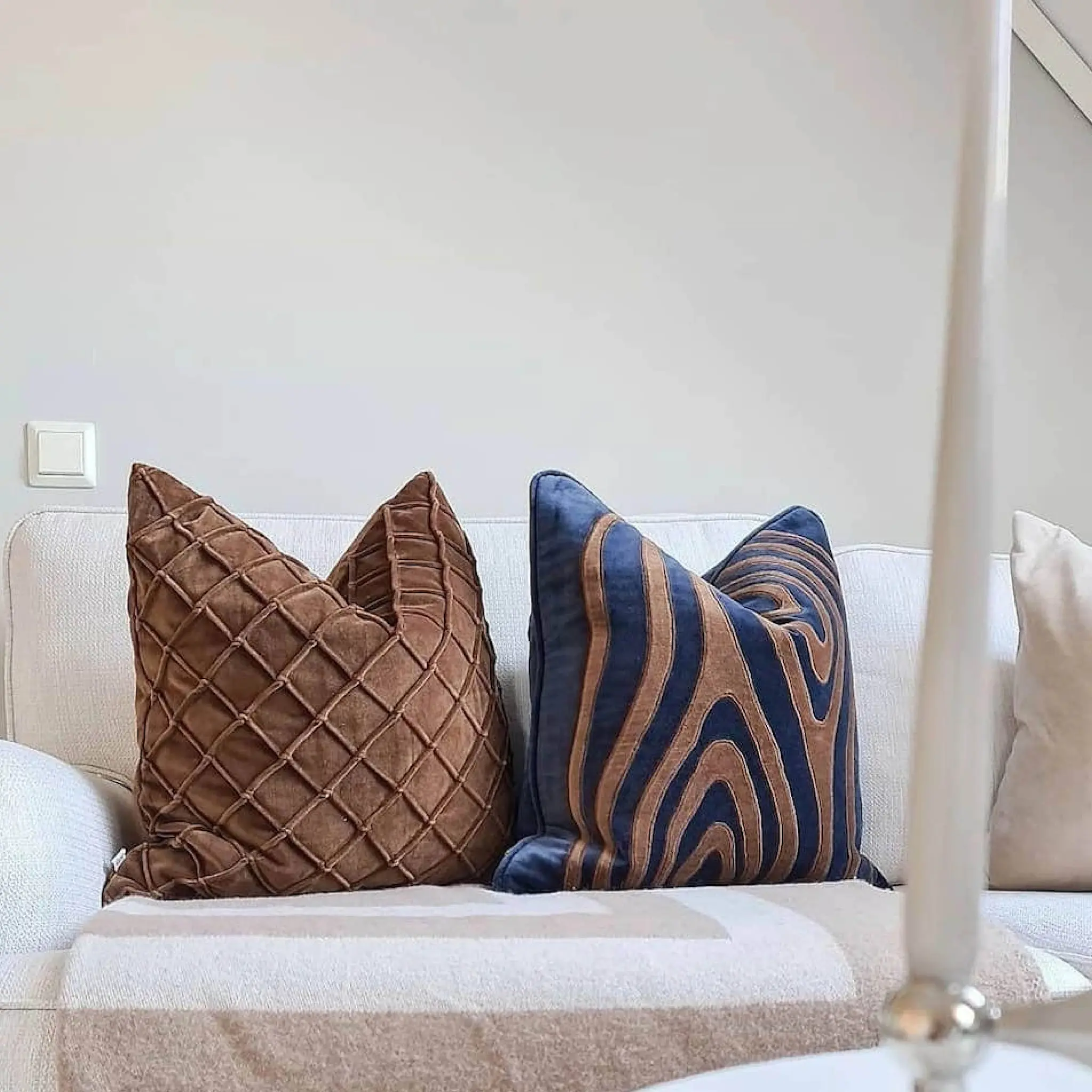 Chhatwal & Jonsson Deva kuddfodral sammet 50x50 cm Cognac