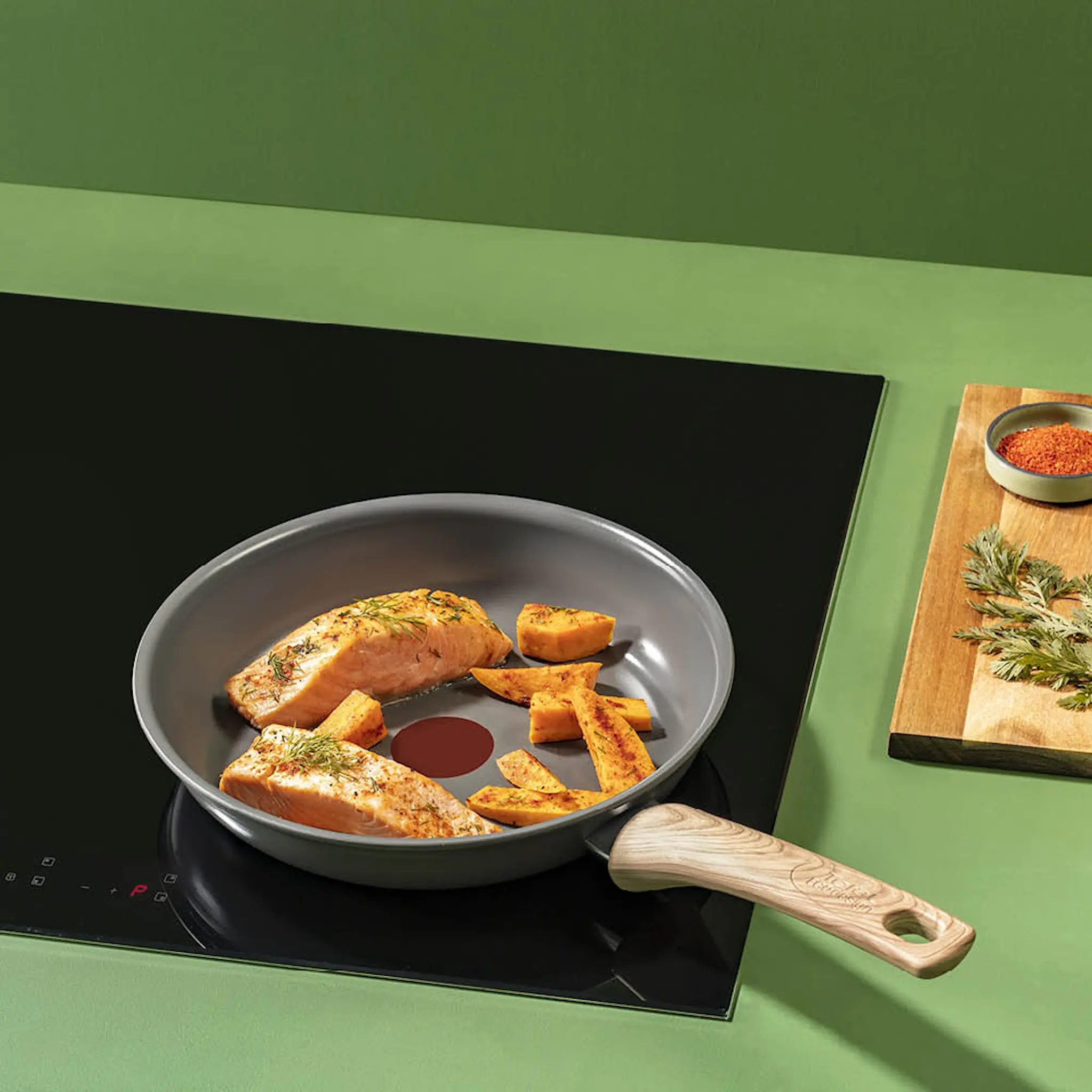 Tefal Renew stekpanna 24 cm grå