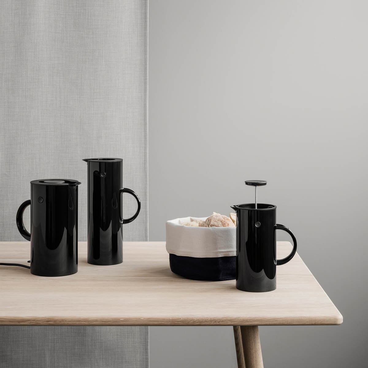 Stelton Classic Leipäkori 23 cm Musta/Hiekka