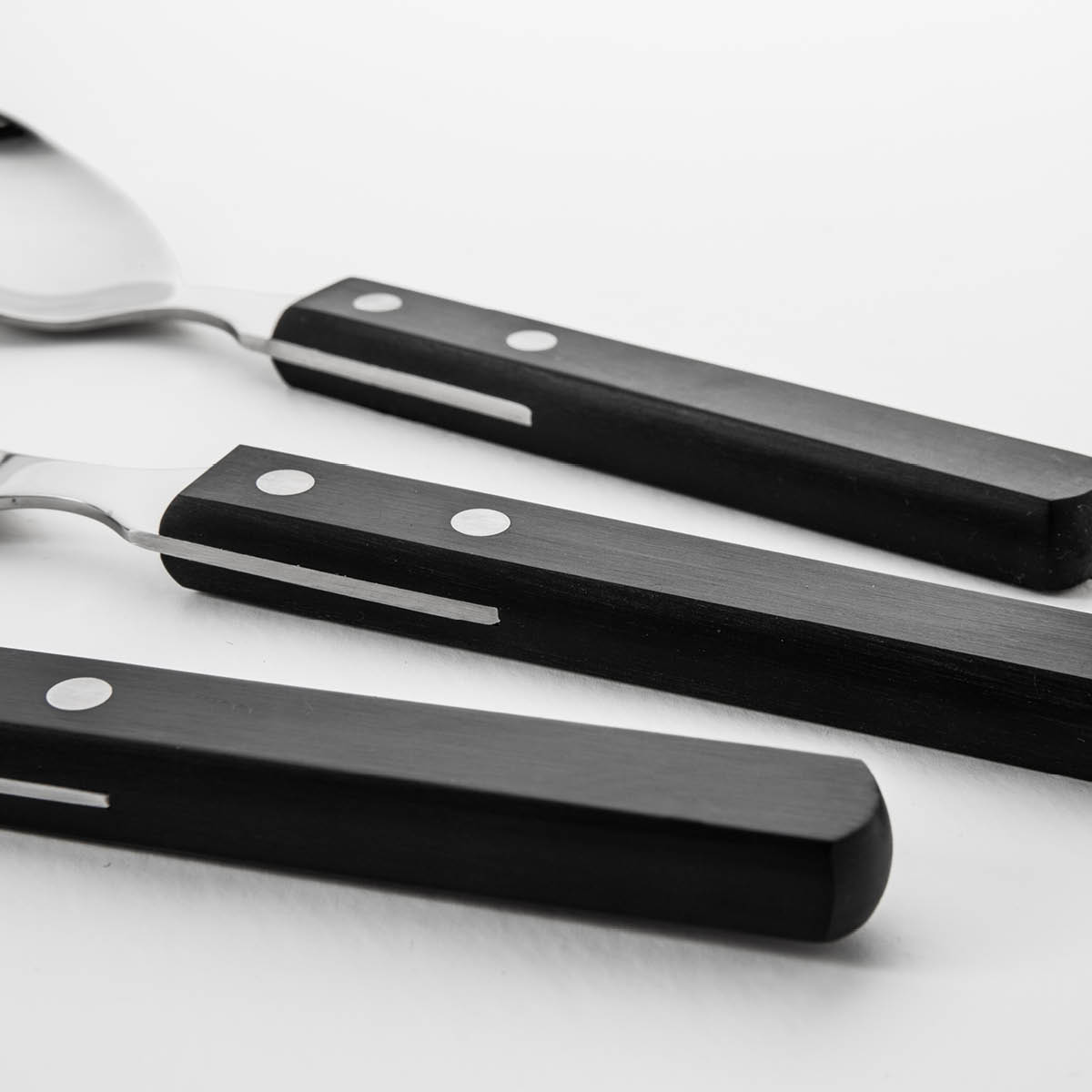 Robert Welch Trattoria bestickset 42 delar svart/stål