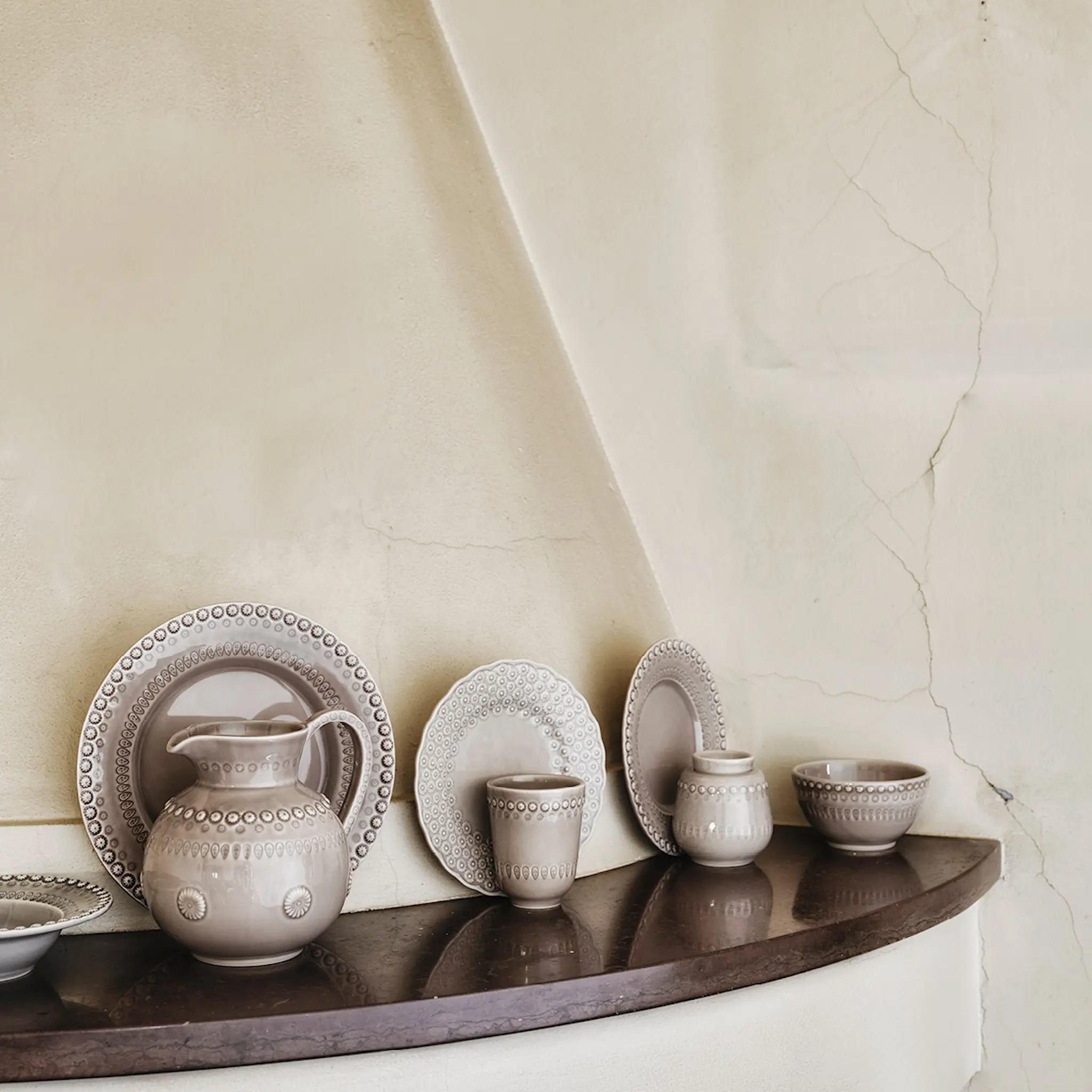 PotteryJo Daisy krus 35 cl greige hover