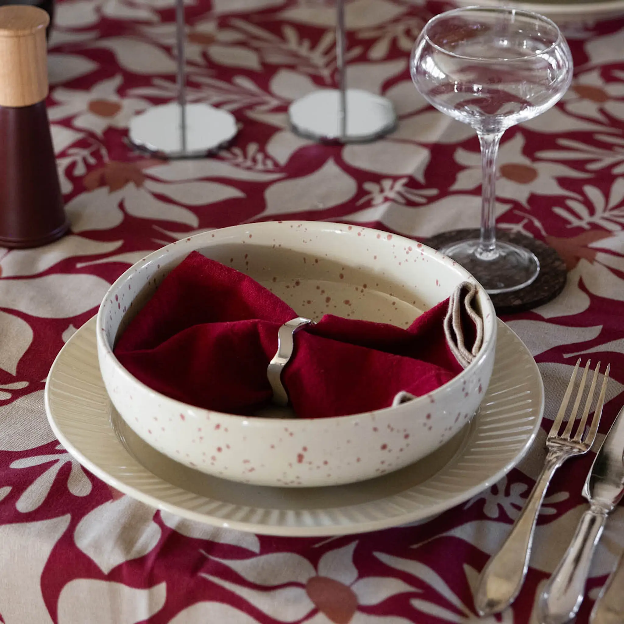 Sagaform Ditte serveringsskål 21 cm beige/vinröd