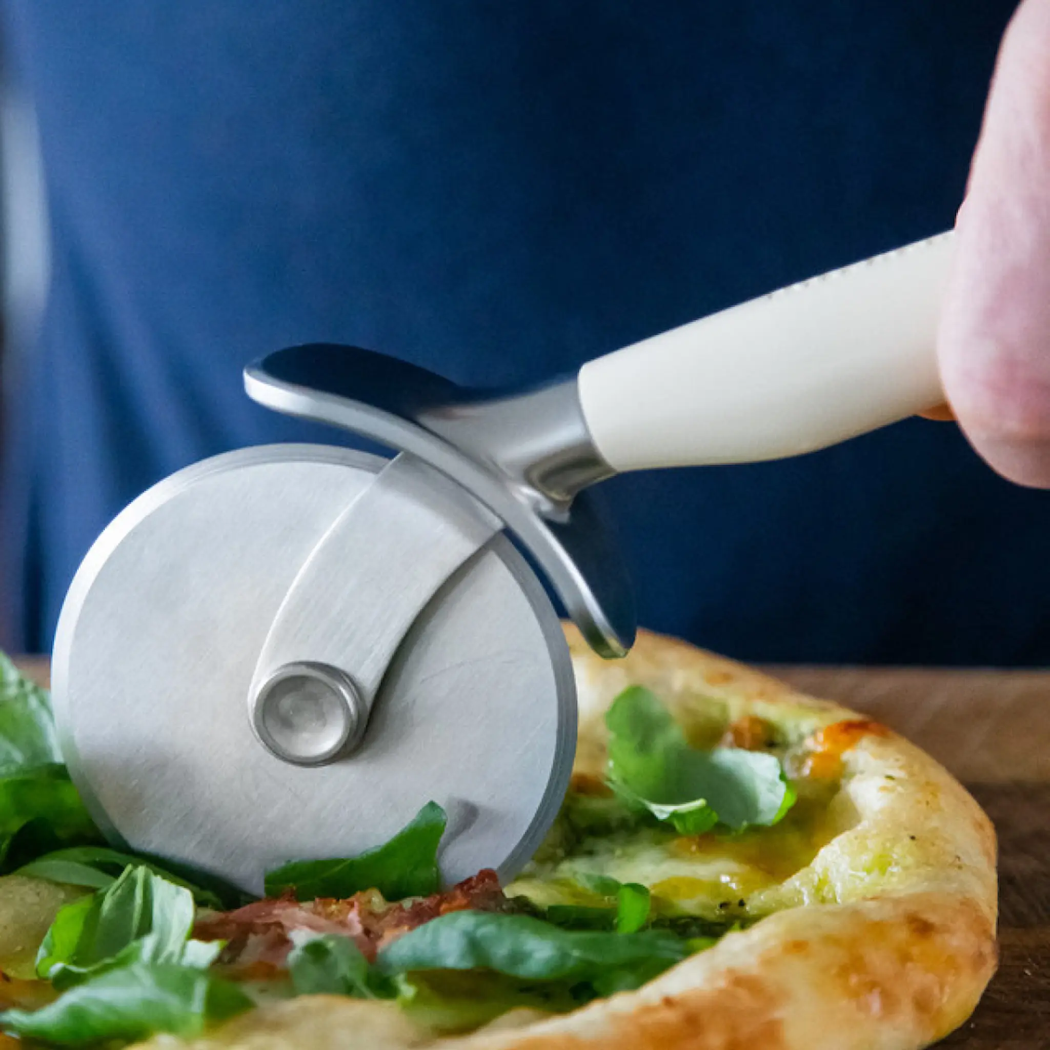 KitchenAid Core pizzaskärare 22,7 cm almond cream