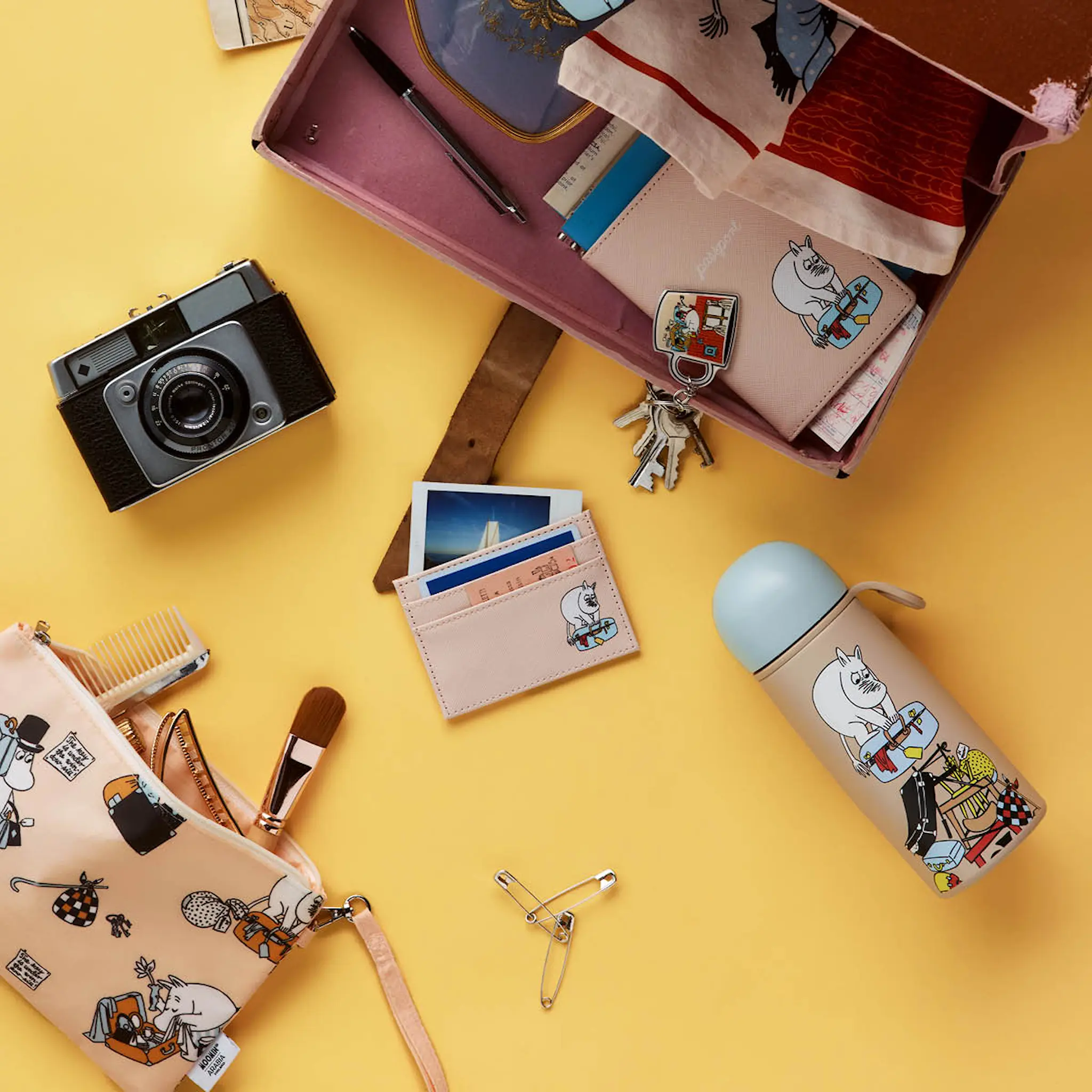 Moomin Arabia Mummi toalettmappe flat 23x15 cm Ferieklar