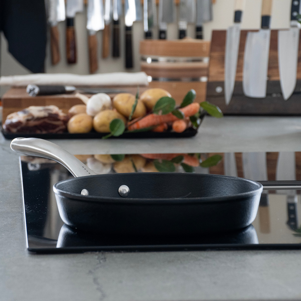 Satake Satake Valurautapannu 22 cm Mattamusta