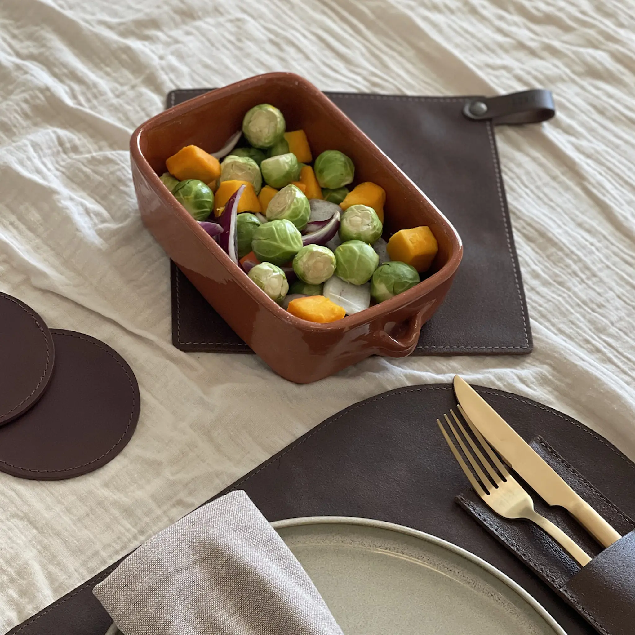 Crafted Leather grytlapp 21x21 cm brun