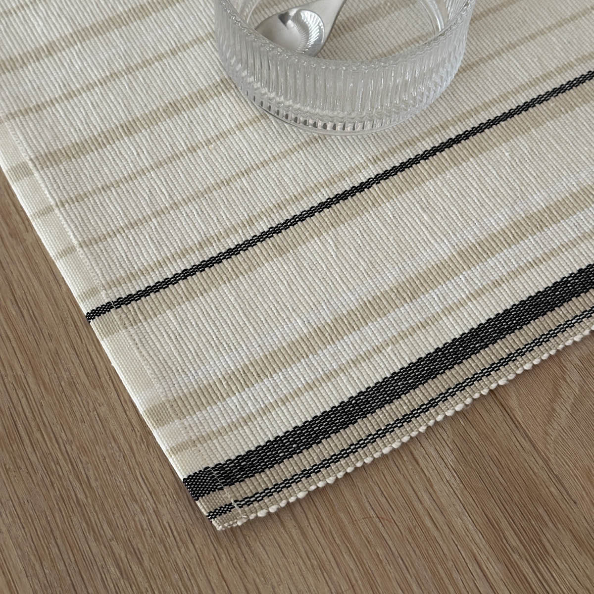 Stelton Vibeke Klint pöytätabletti ohut viiva 33x48 cm valkoinen