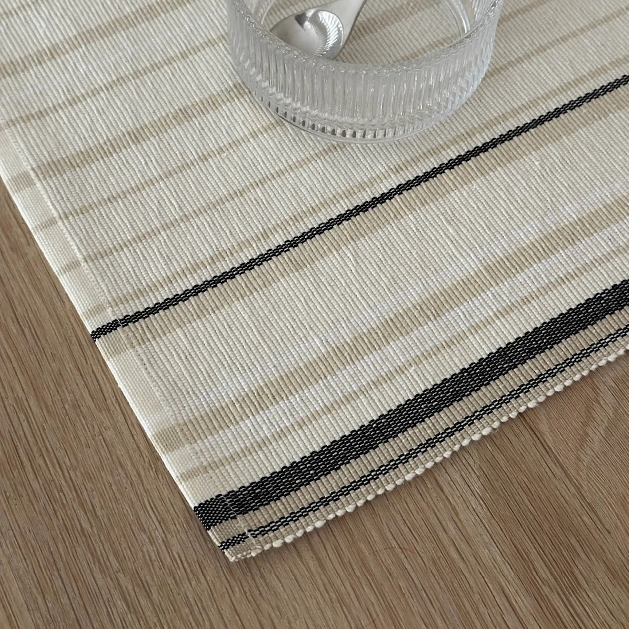 Stelton Vibeke Klint pöytätabletti ohut viiva 33x48 cm valkoinen