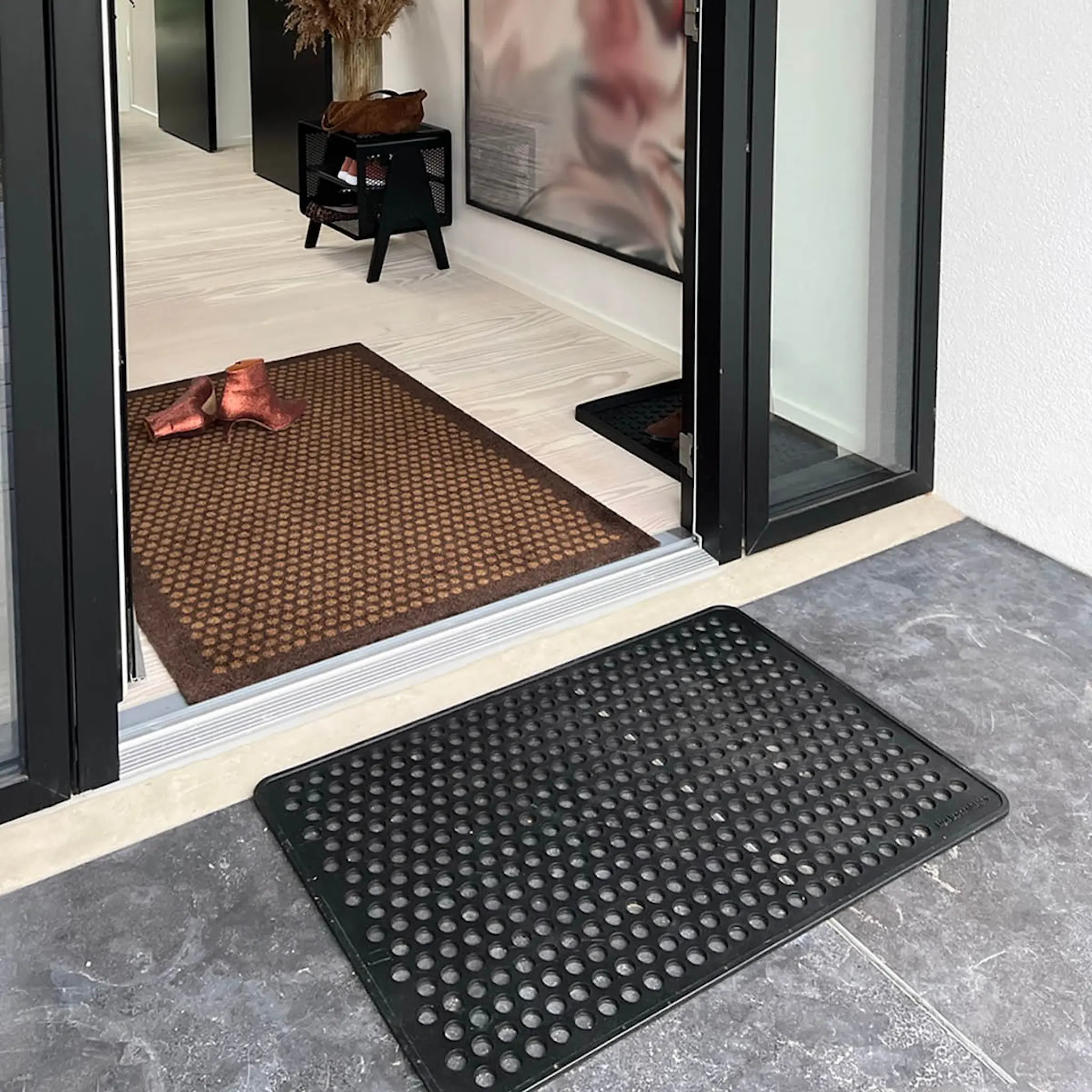 Tica Copenhagen Dot dörrmatta gummi 90x60 cm svart