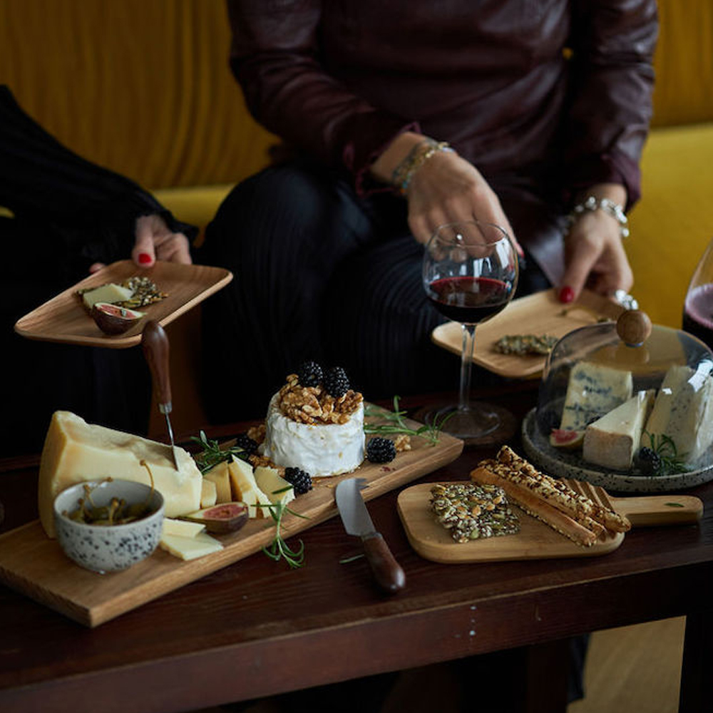 Sagaform Astrid ostehøvel & smørkniv sett 2 deler tre/rustfritt