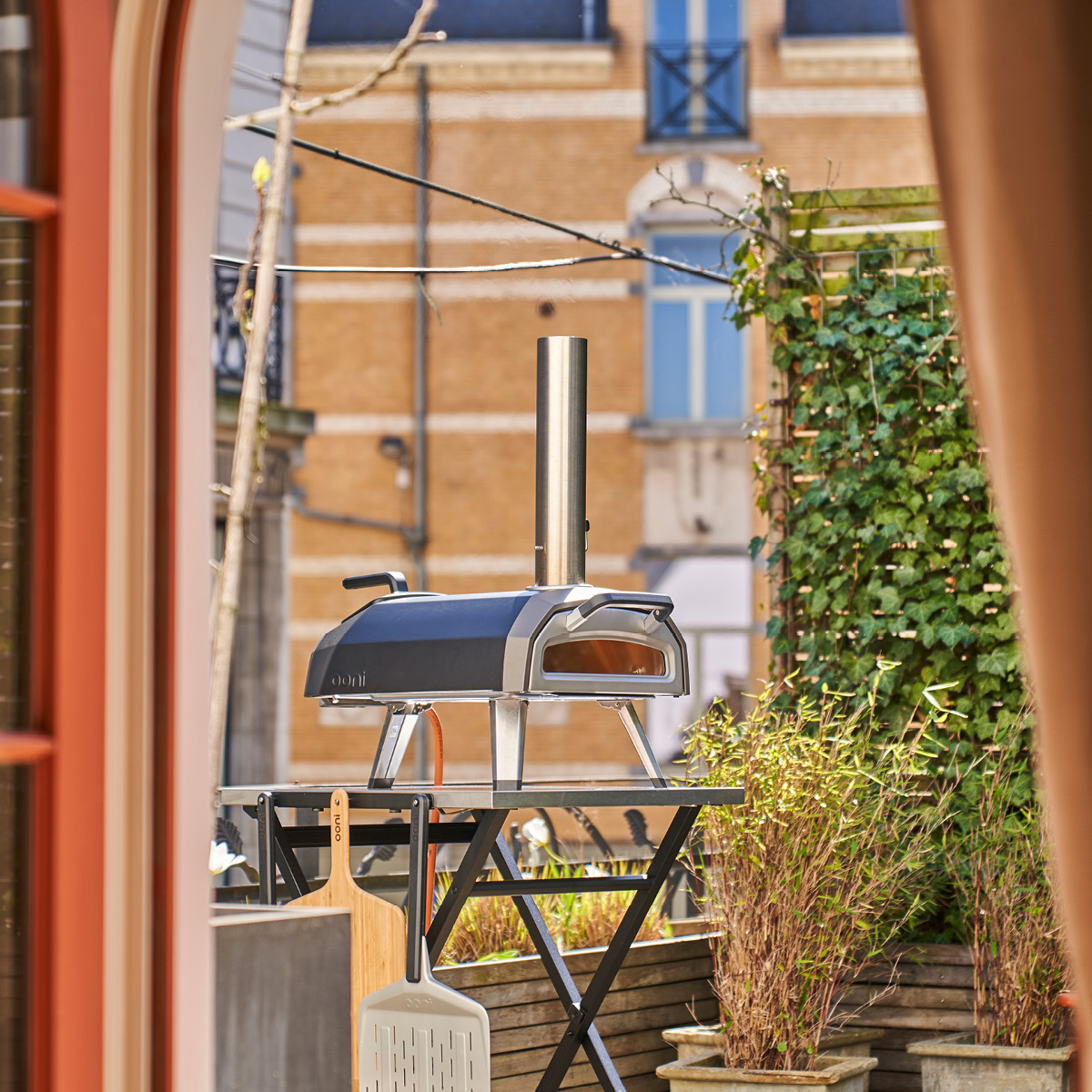 Ooni Karu 2 pizzaovn vedfyrt/gass 12" svart