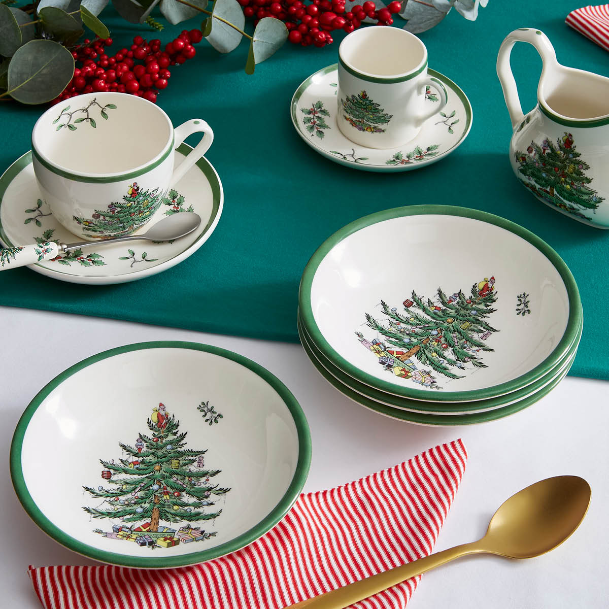 Spode Christmas Tree teekuppi ja aluslautanen 20 cl