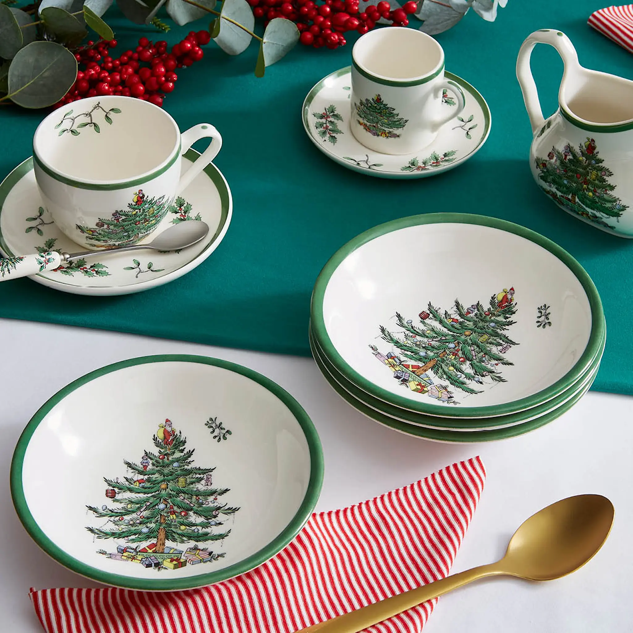 Spode Christmas Tree teekuppi ja aluslautanen 20 cl