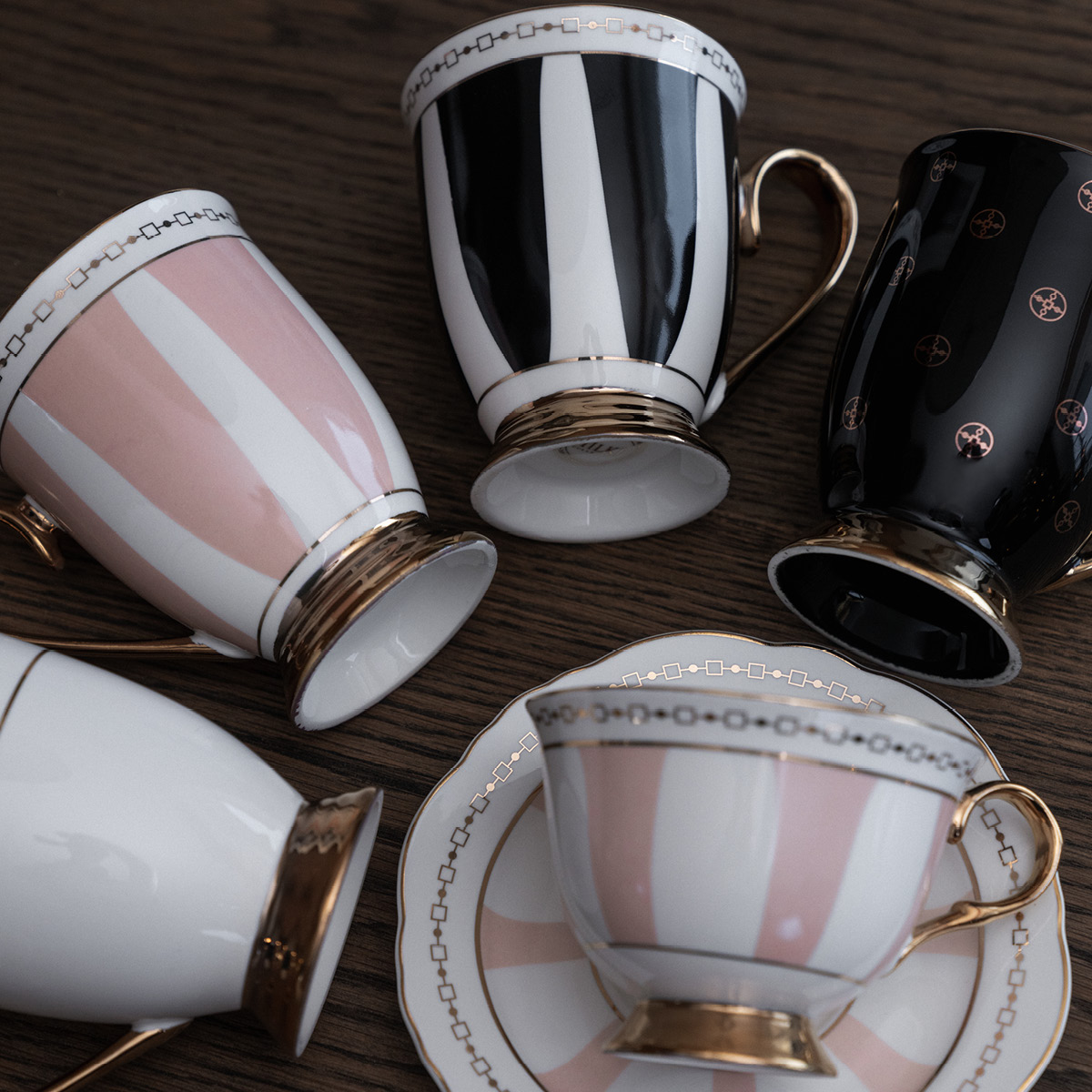 Hilke Strisce Nero Muki 28 cl Musta/Kulta