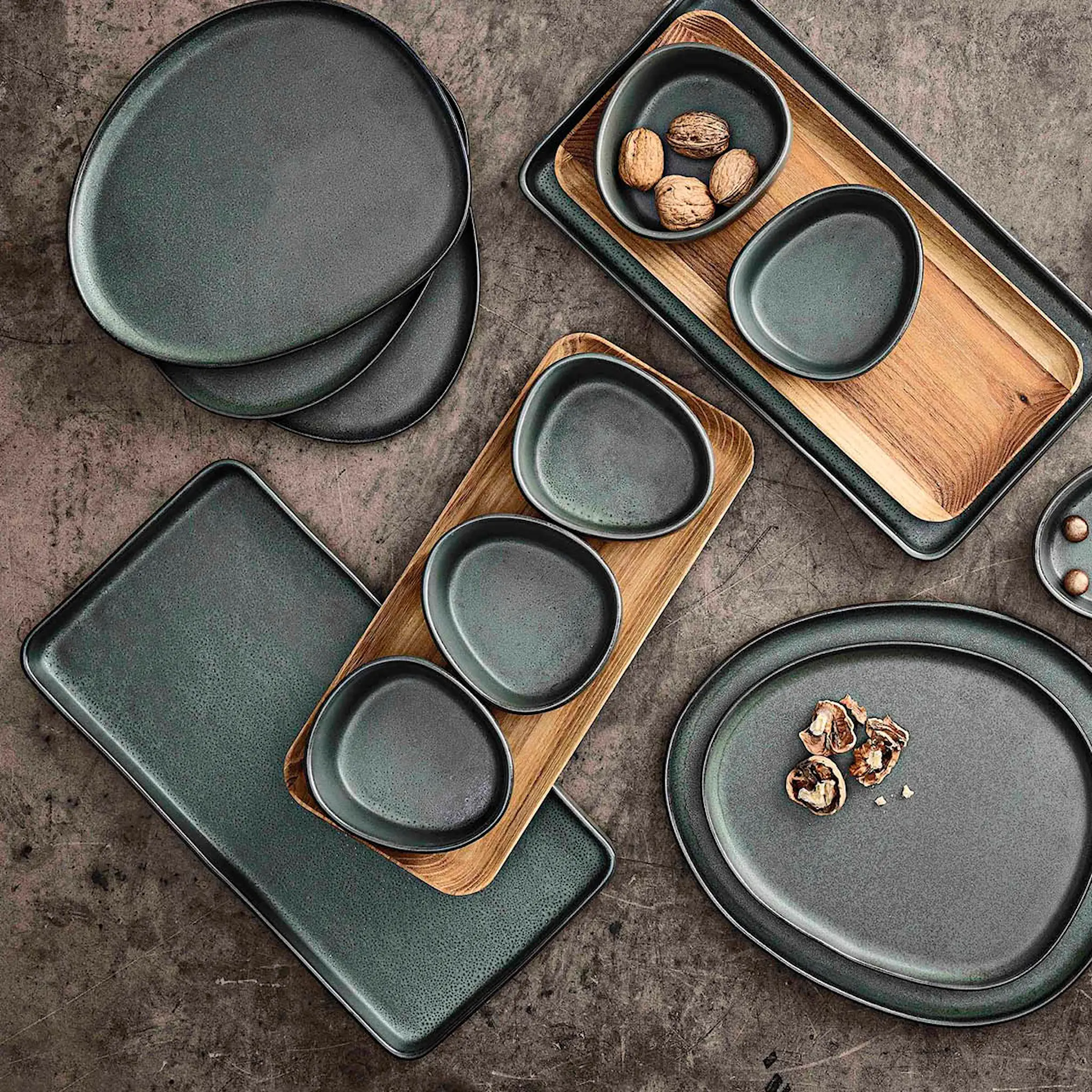 Aida Raw Lautanen 34x18 cm 2 kpl Northern Green