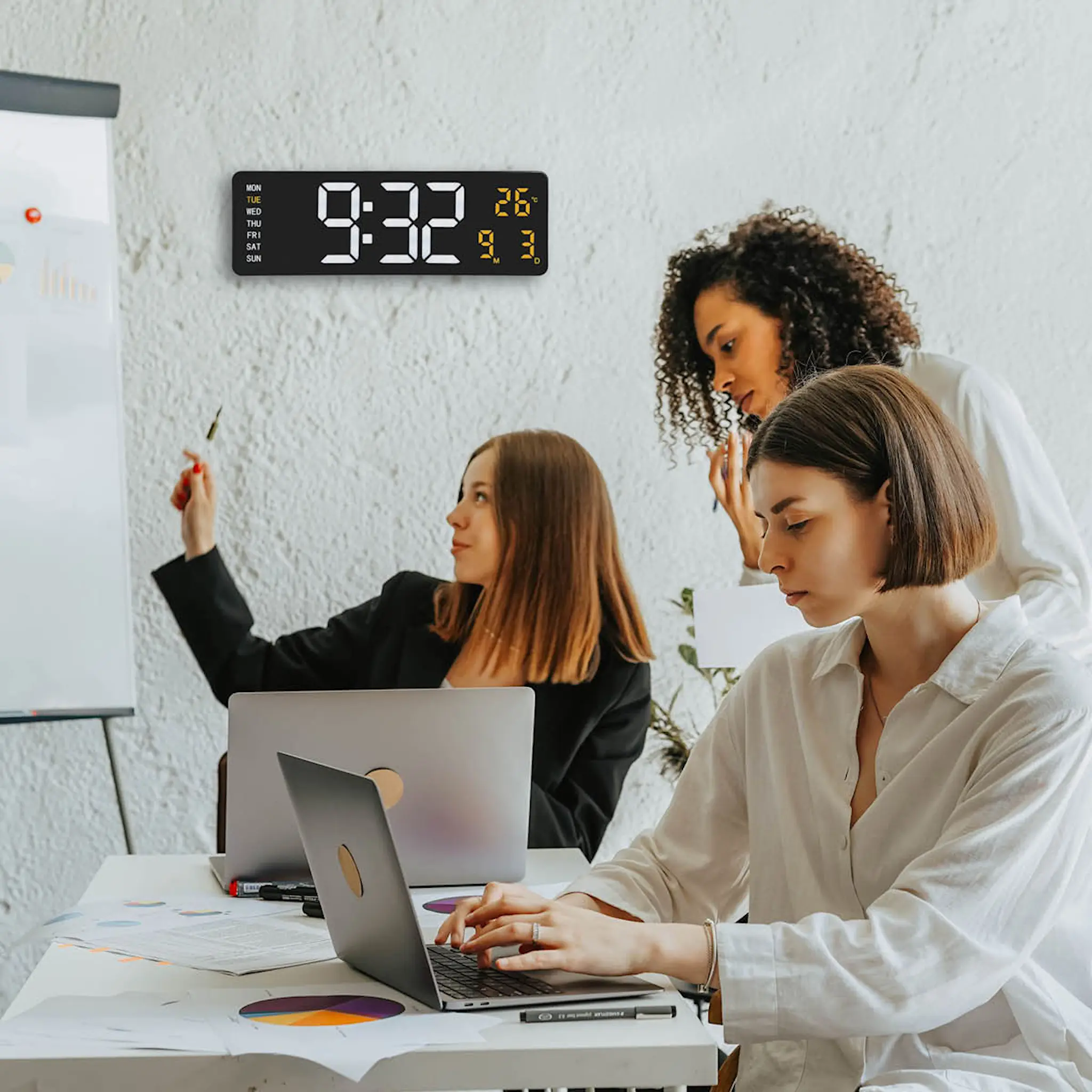 NeXtime Super Digi veggklokke 39 cm svart