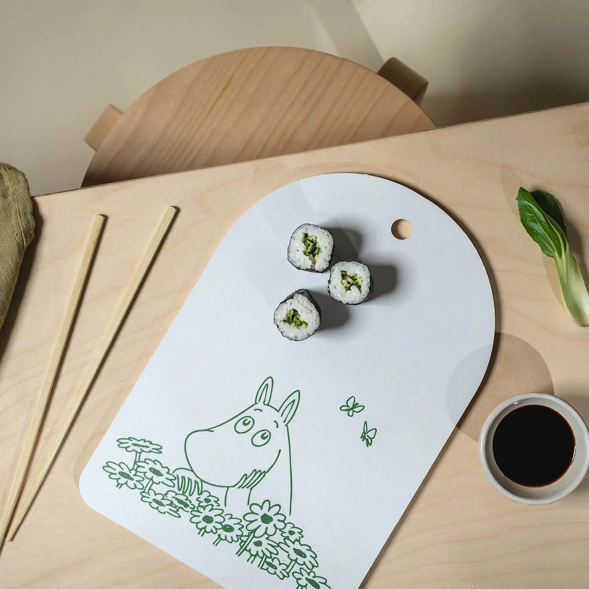 Muurla Mumin skärbräda/serveringsbricka Sommarflört 21x31cm vit