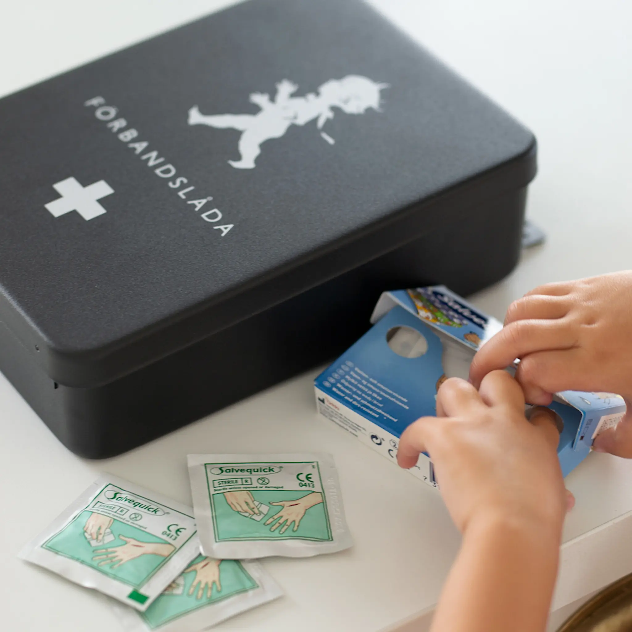 SOLSTICKAN Lääkelaatikko Musta