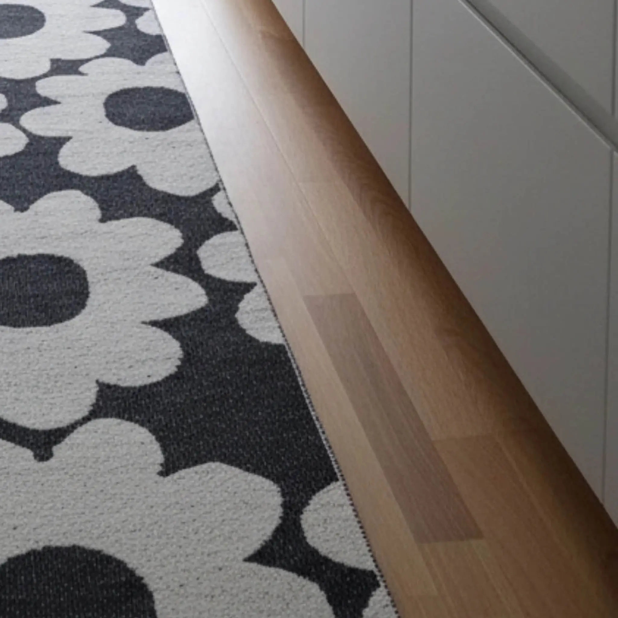 Rotor Design Flora hallmatta 250x70 cm svart/vit