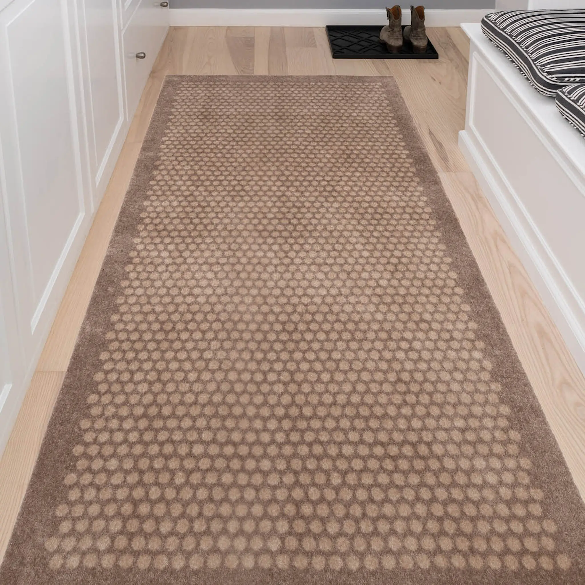 Tica Copenhagen Dot golvmatta 200x90 cm sand/beige