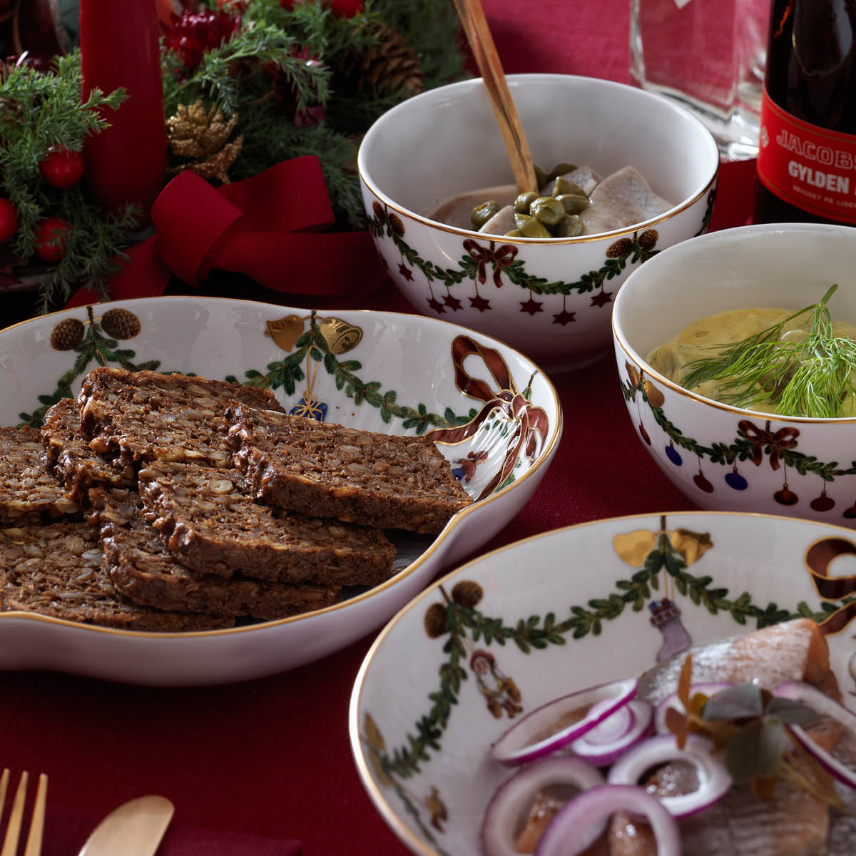 Royal Copenhagen Stjerne Riflet Jul skål 30 cl 2 stk