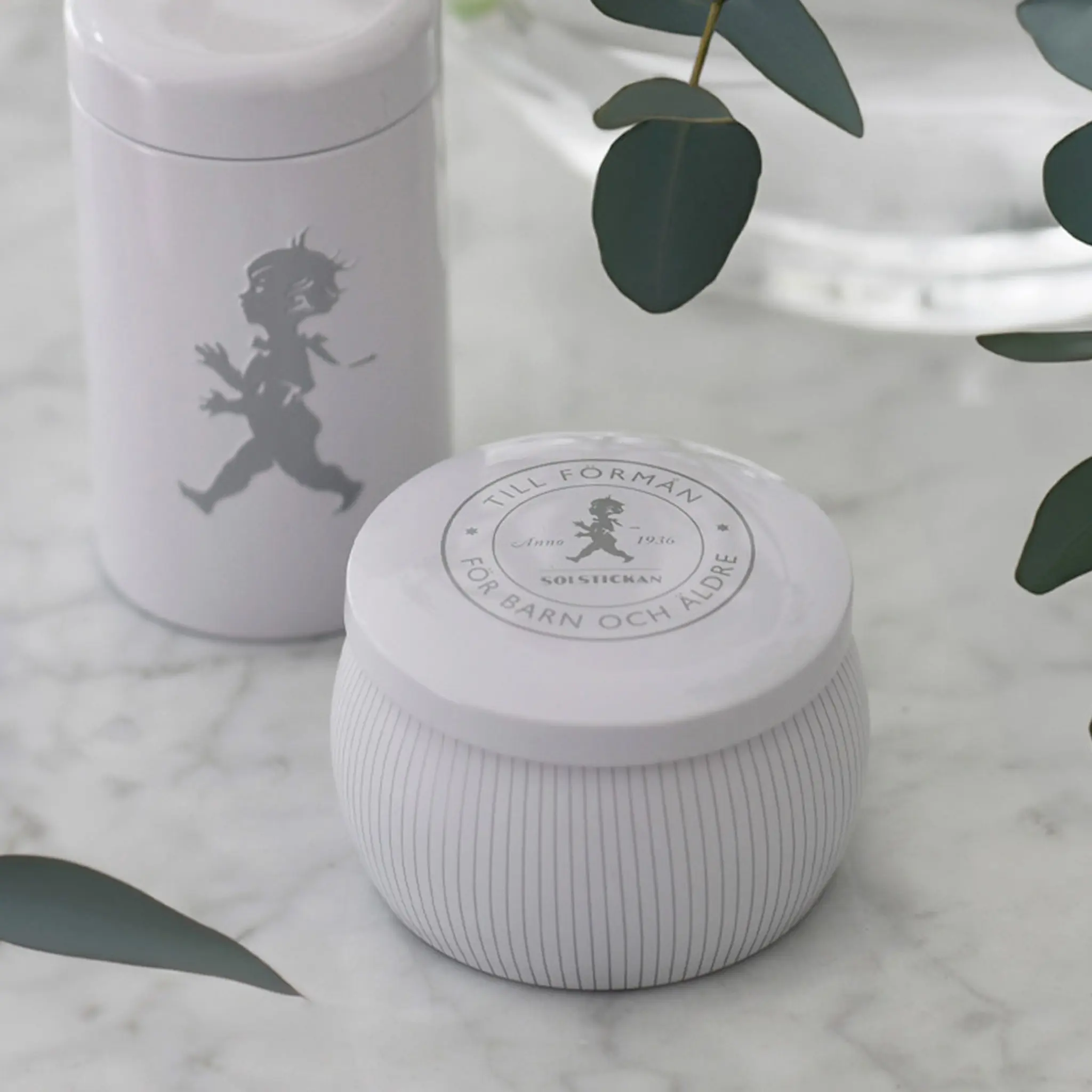 SOLSTICKAN Solstickan duftlys eukalyptus hvit