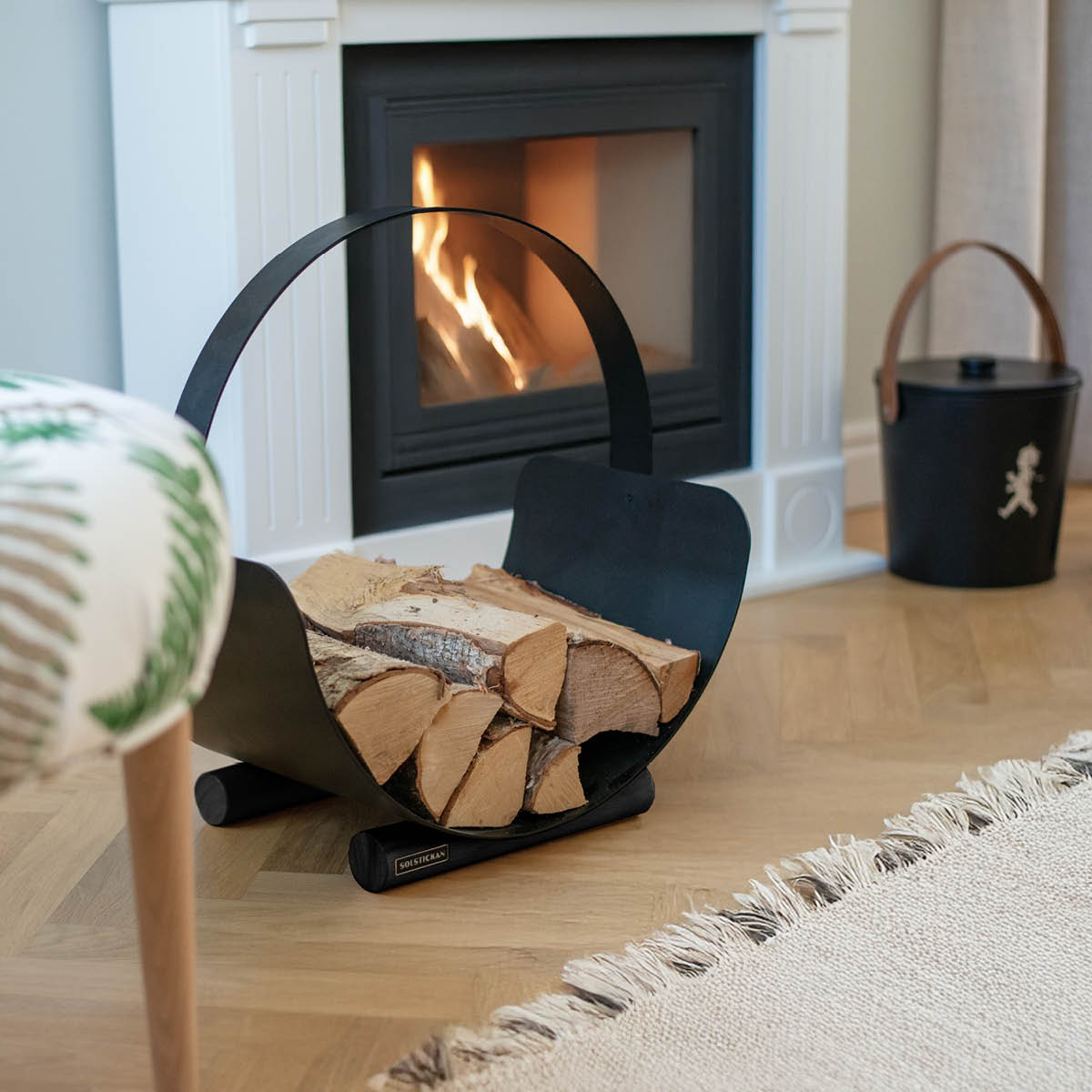 SOLSTICKAN Vedkorg i metall 53 cm svart