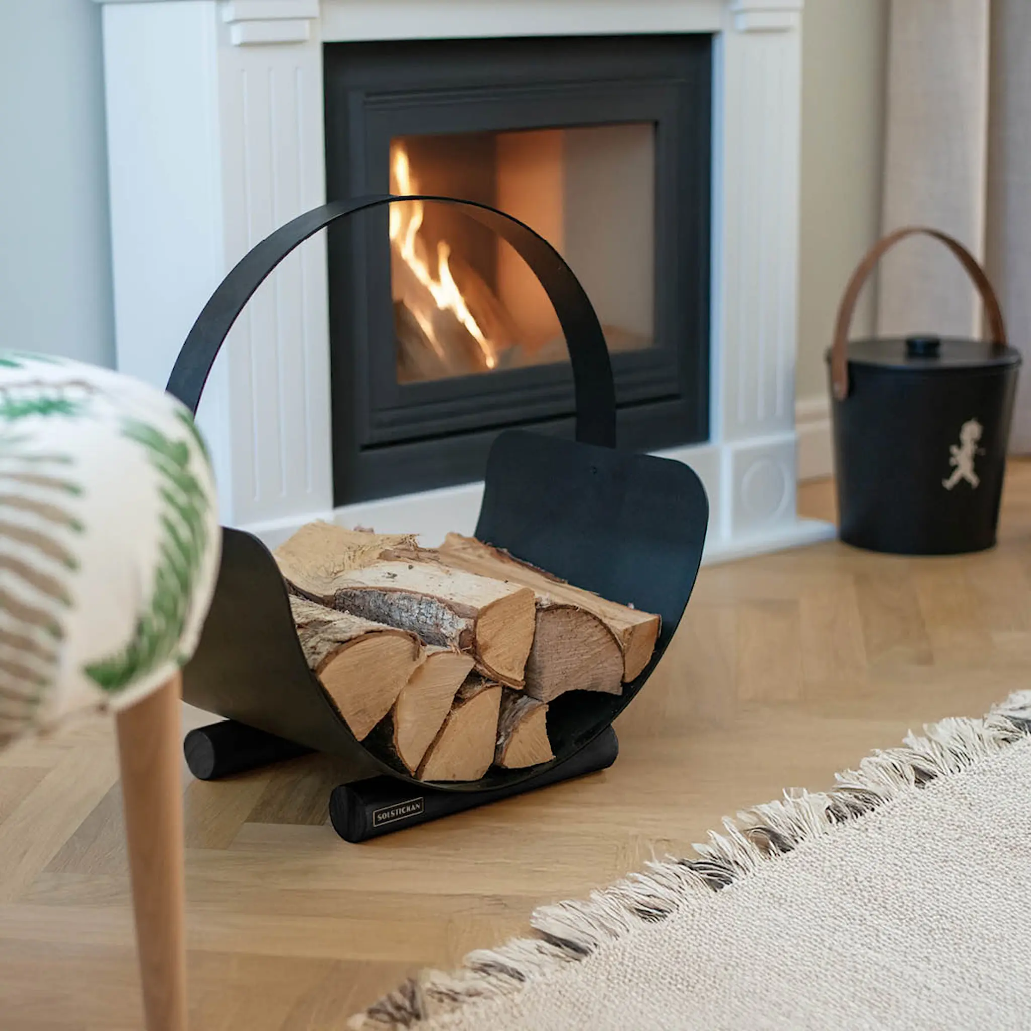 SOLSTICKAN Vedkorg i metall 53 cm svart