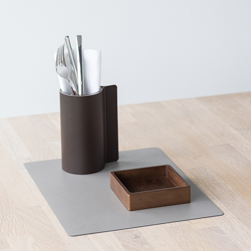 LIND DNA Leather Serene rectangle bordbrikke 26x34 cm ash