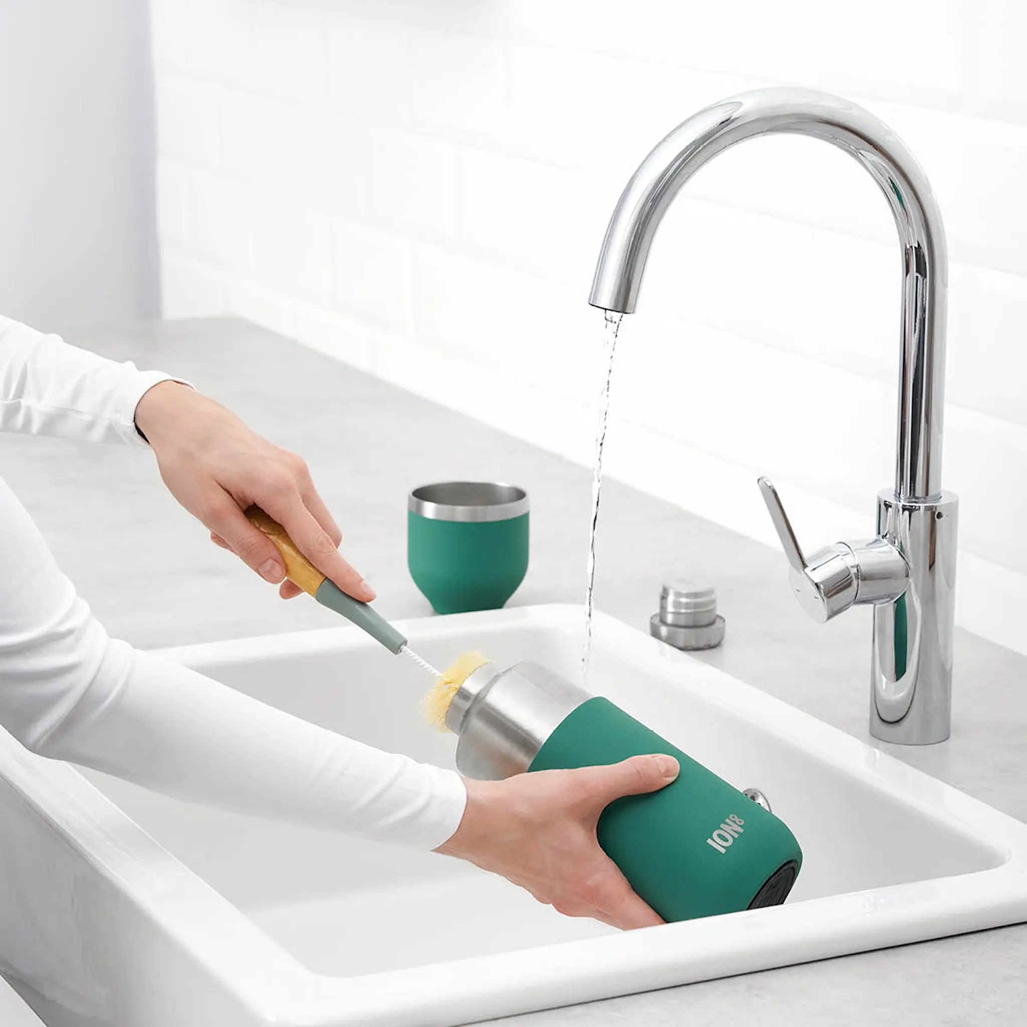 ION8 Luma termosflaska med kopp 0,7 L grön