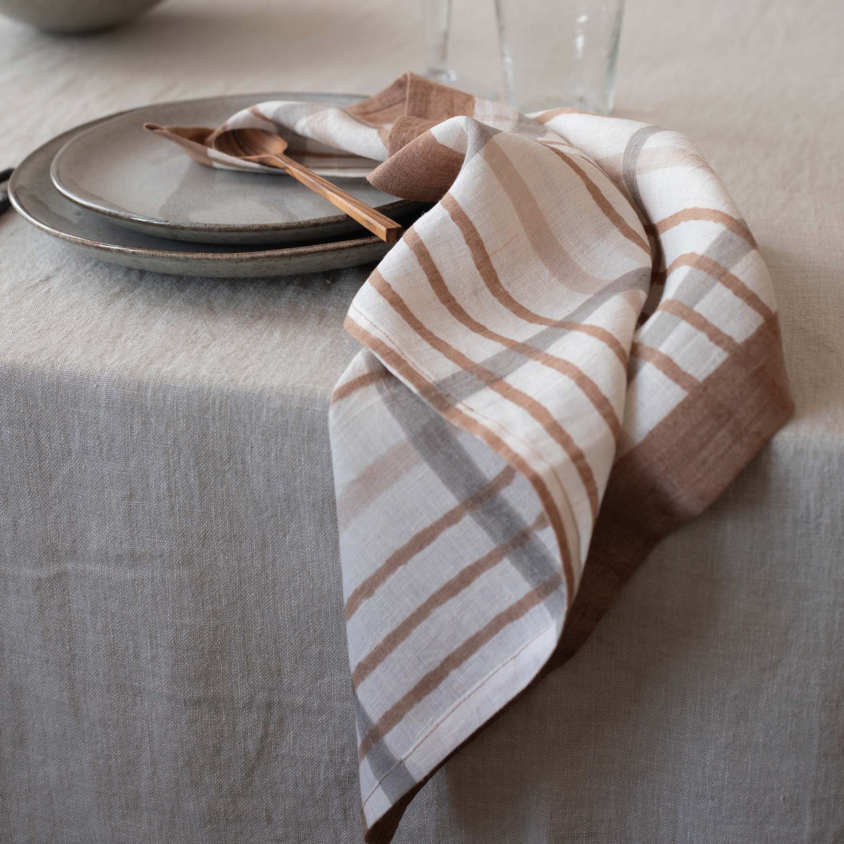 Tell Me More Ella serviett 50x50 cm hazelnut checkered