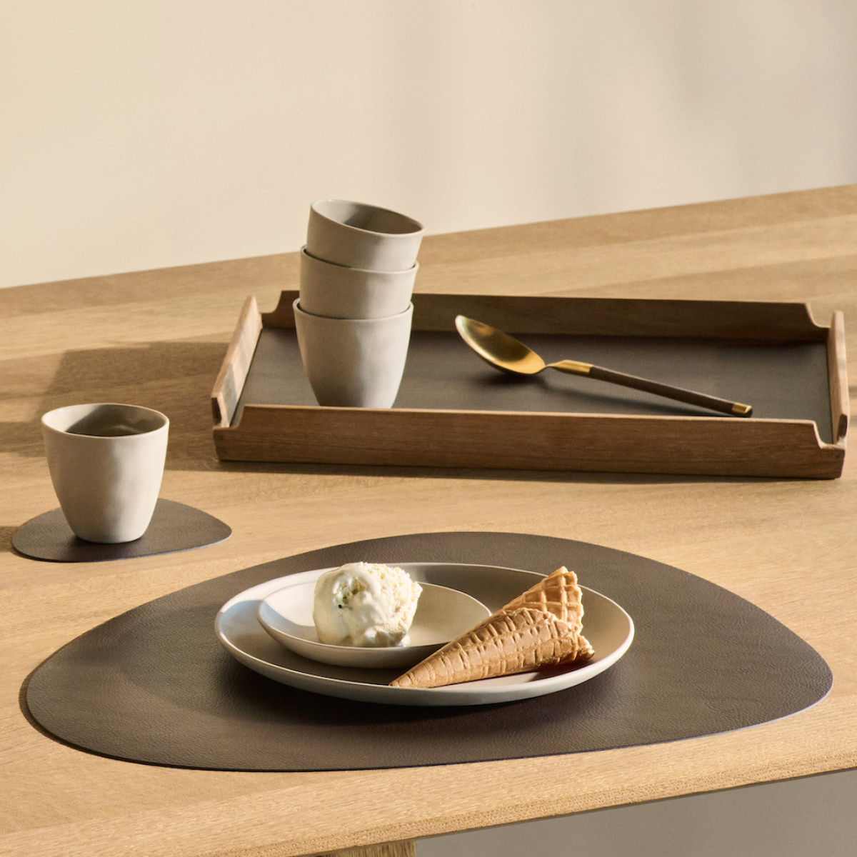 LIND DNA Curve Leather Serene Lasinalunen 11x13 cm Hazel