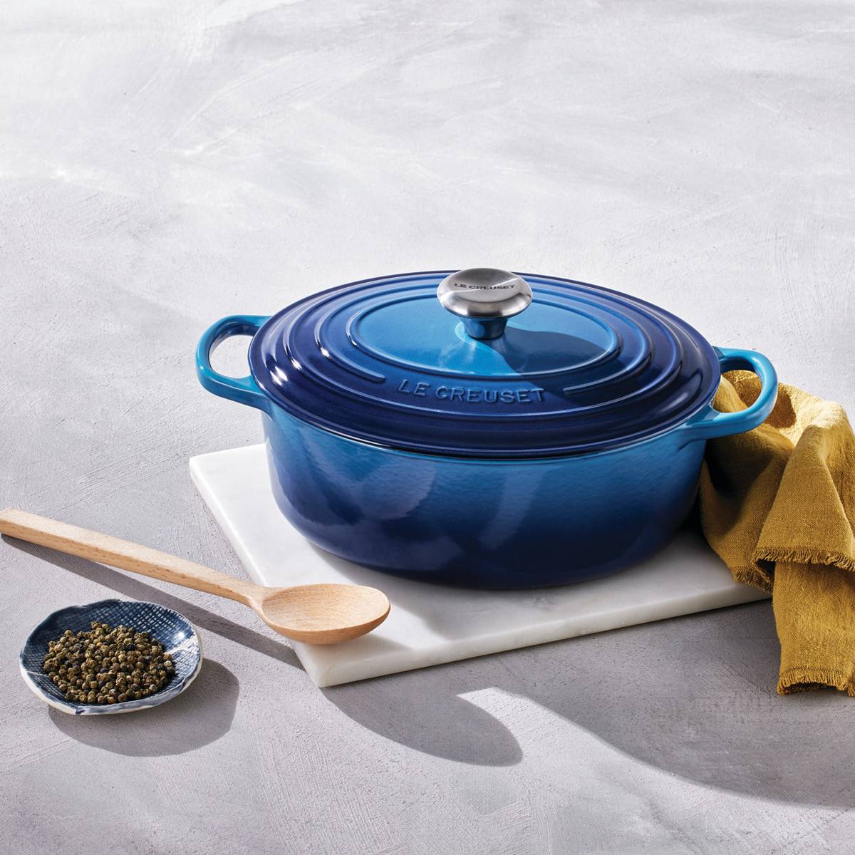 Le Creuset Signature gjutjärnsgryta oval 31 cm 6,3 L azure