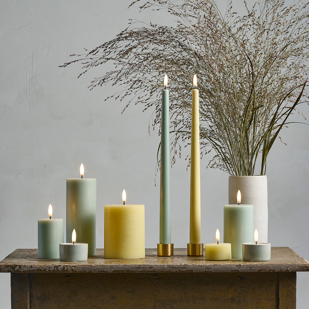 Uyuni Lighting Taper Candles slim LED-kronljus 2,3x32 cm 2-pack dusty green