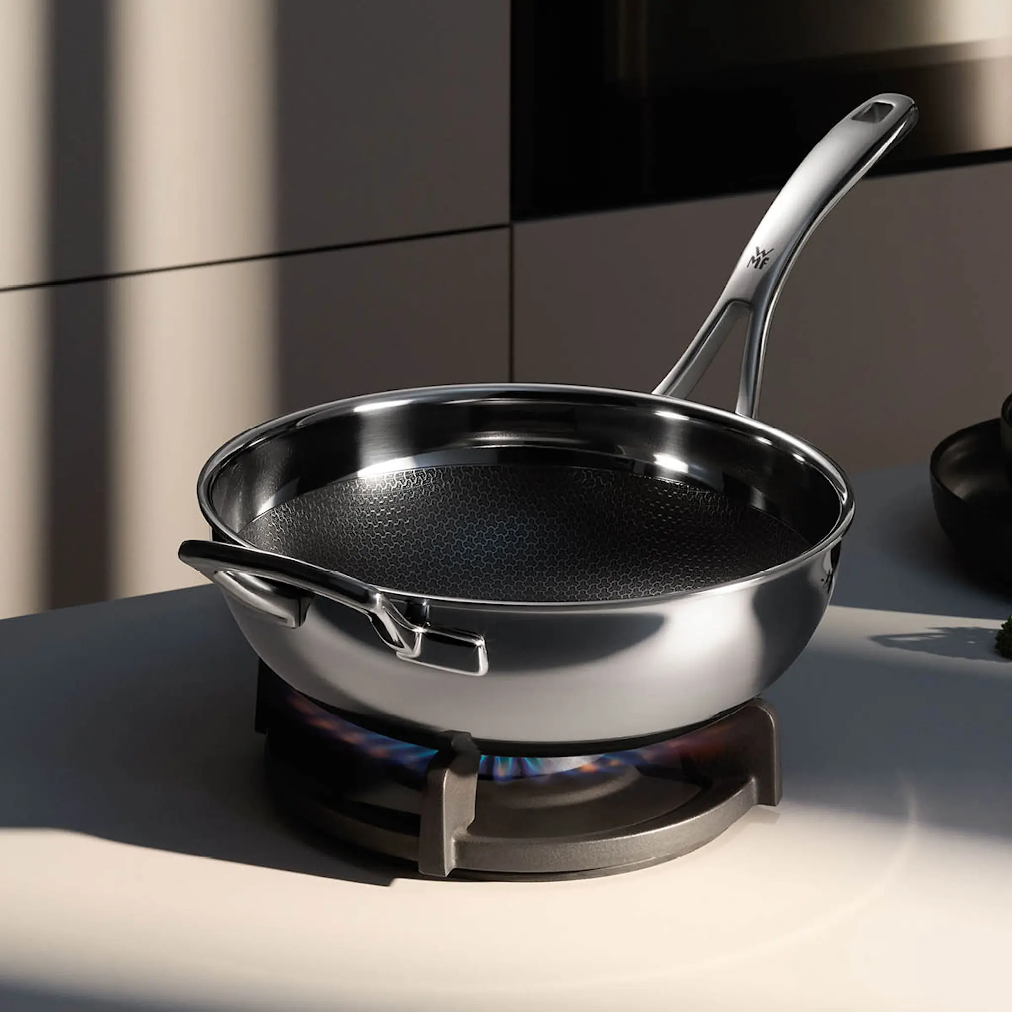 WMF Profi Resist Wokkipannu 28 cm