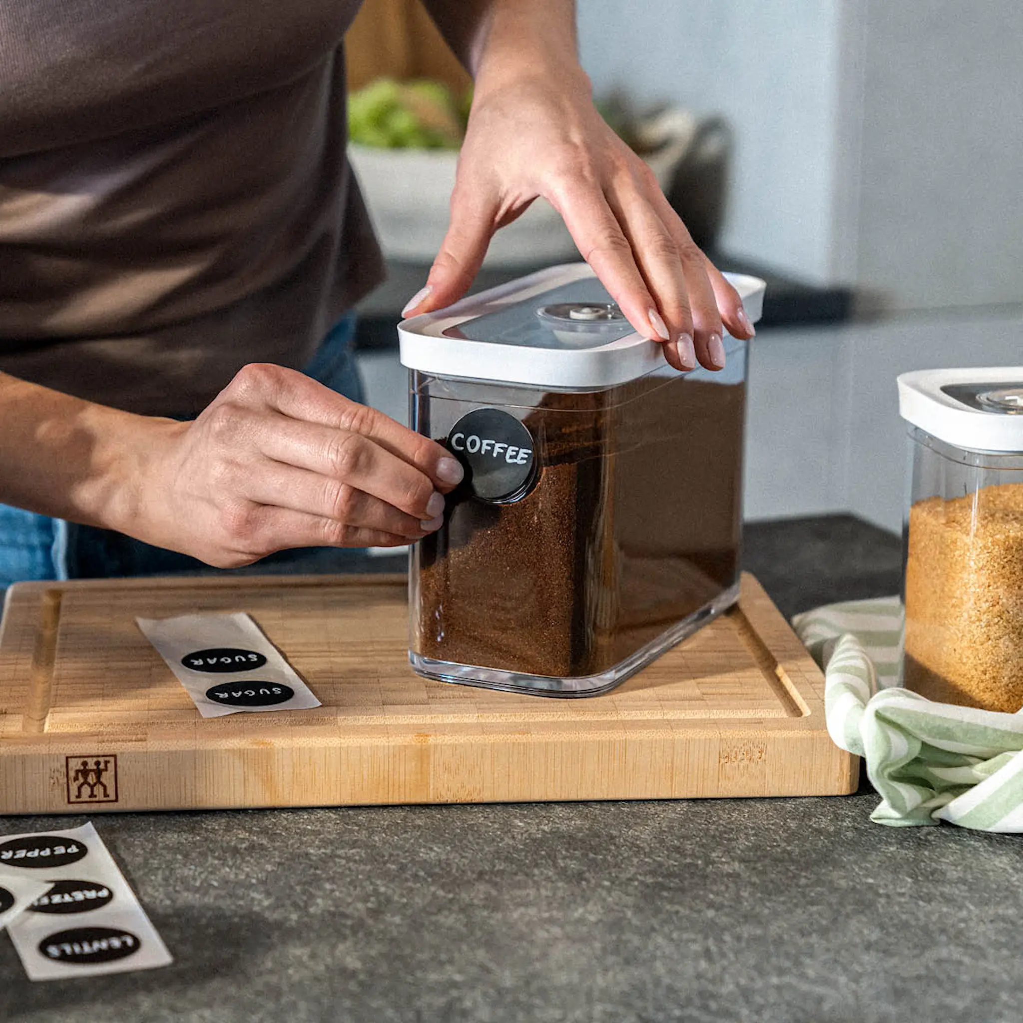 Zwilling Fresh & Save Cube Säilytyspurkki vakuumikannella 1,8 L