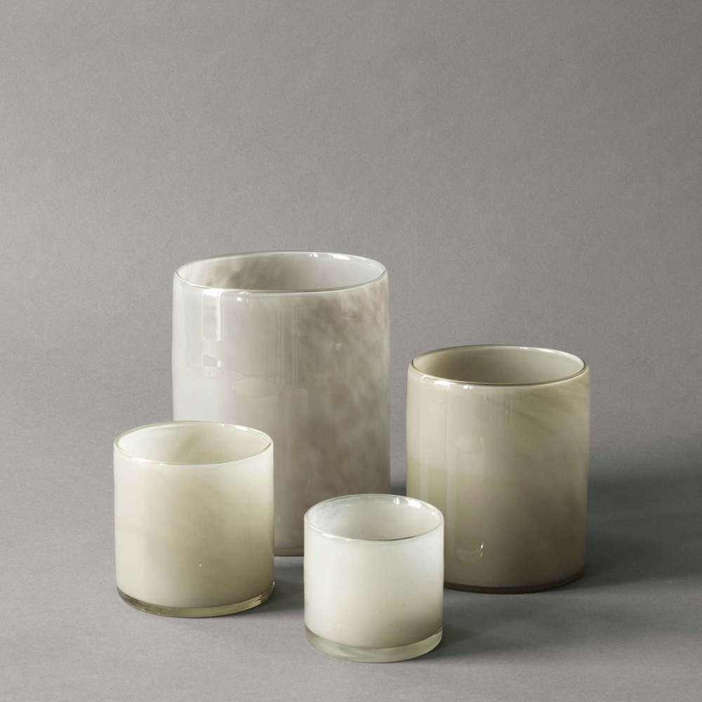 Tell Me More Lyric lyslykt 8x8 cm warm grey