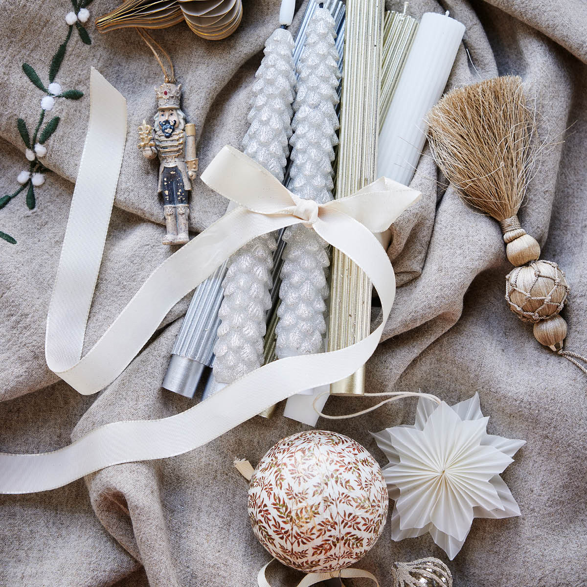 Lene Bjerre Hilde juledekorasjon 8 cm mørkerød