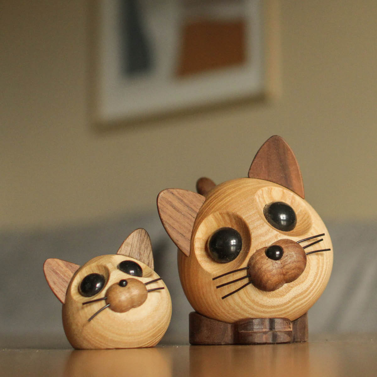 FableWood Puufiguuri Kissanpentu Figaro 6 cm Saarni/Pähkinä