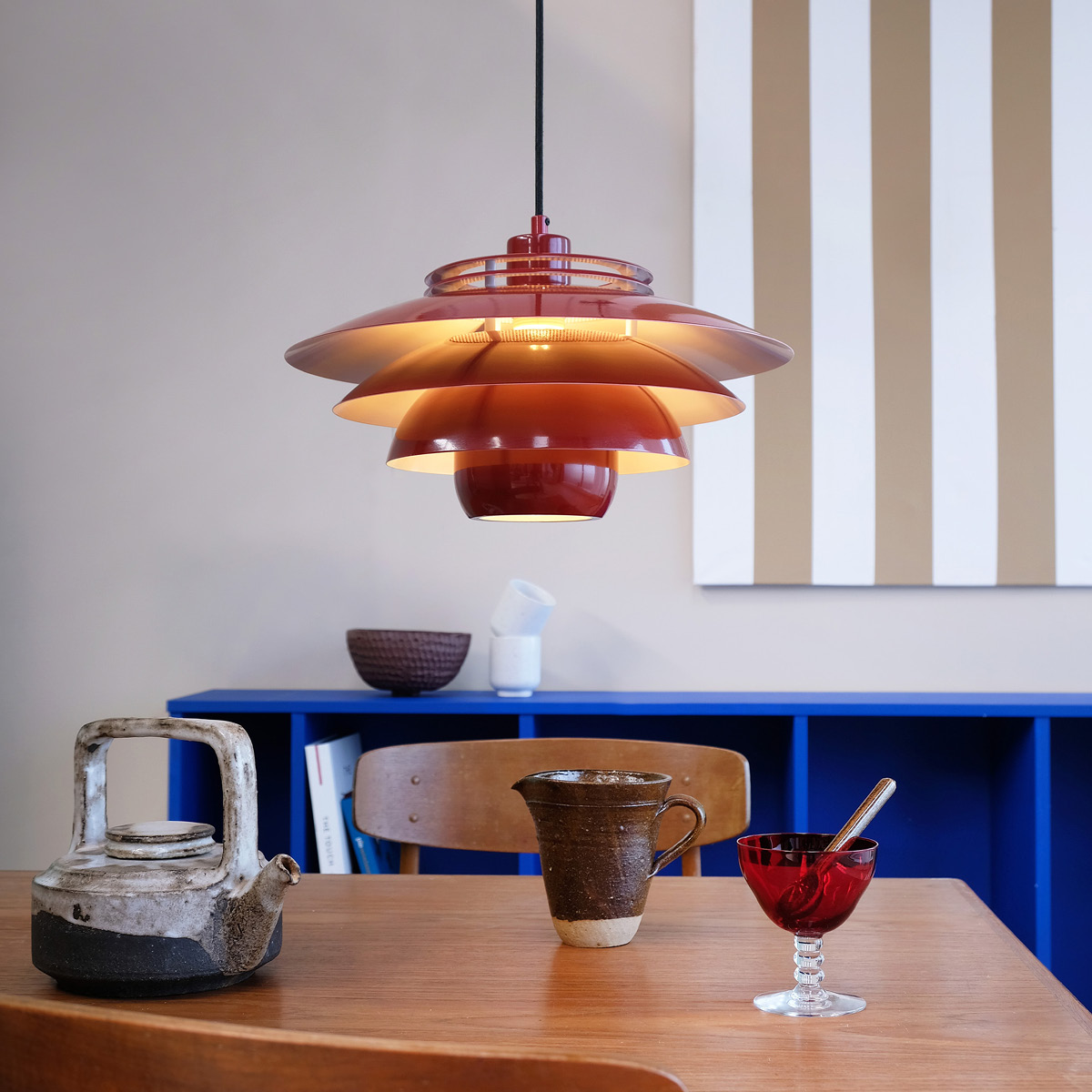 Dyberg Larsen EJKA Kattovalaisin 20 cm Tummanpunainen