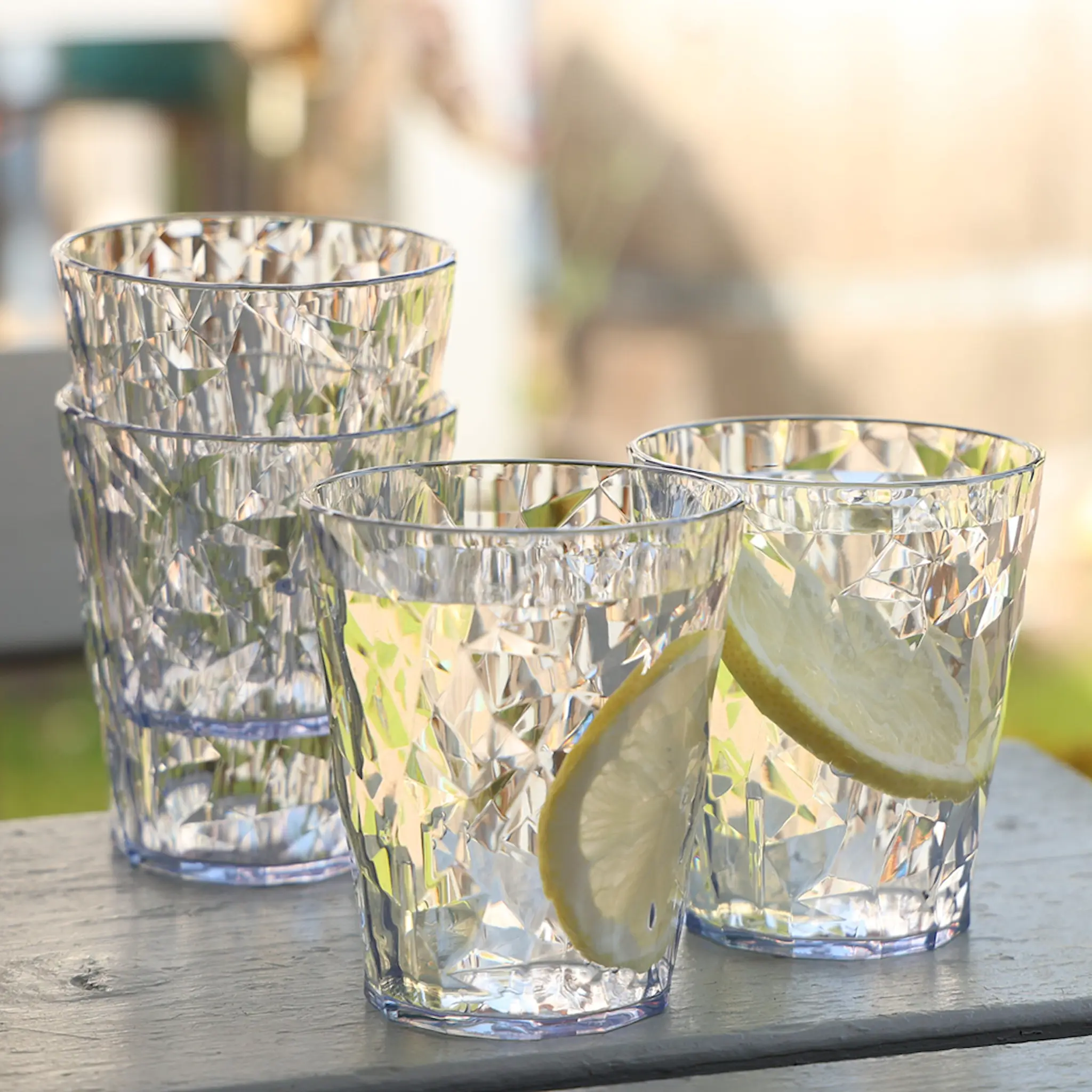 Koziol Club Göteborg servisset 16 delar biocirkulär termoplast mörkgrå/beige